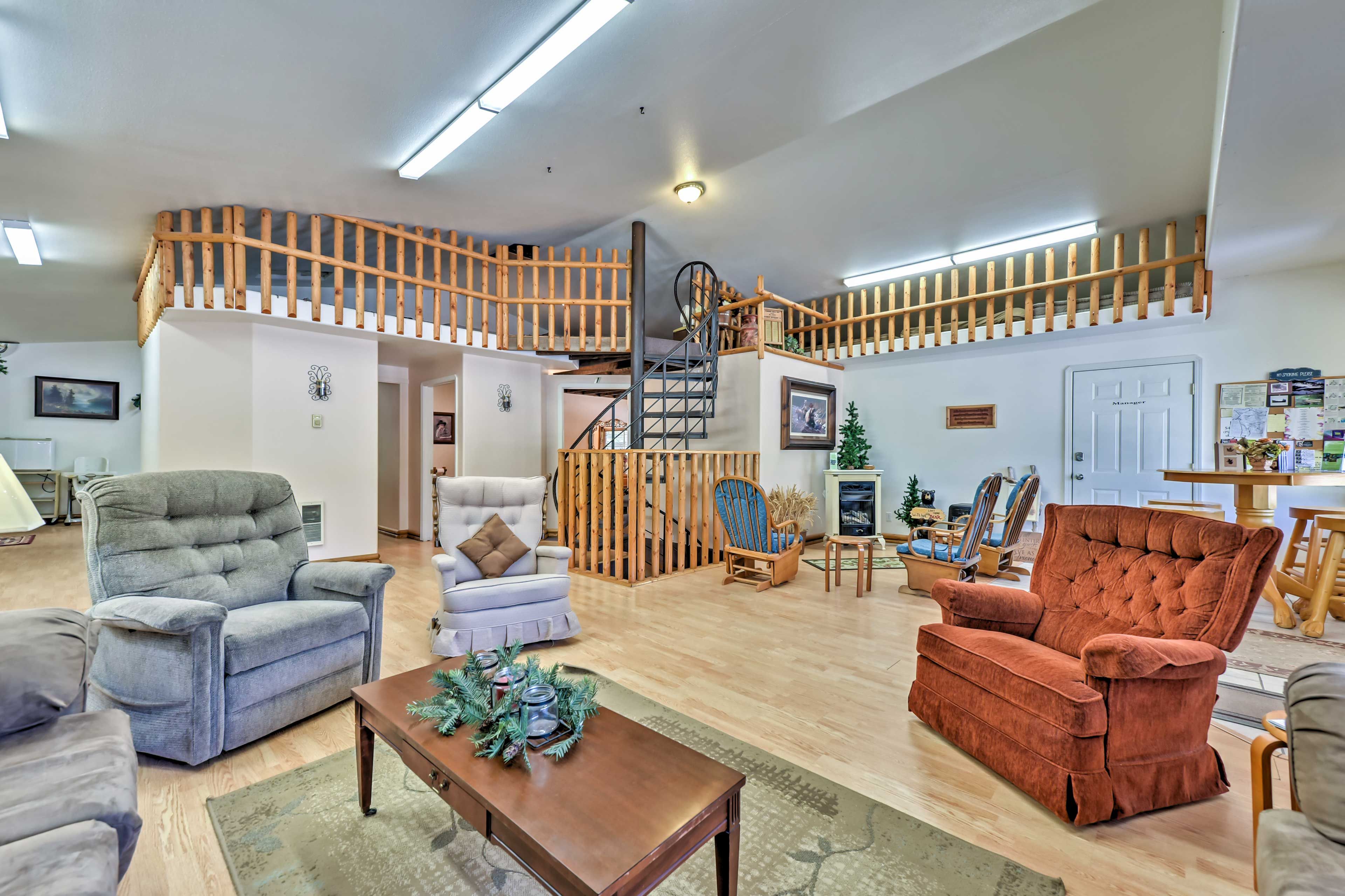 Interior | Open Floor Plan | Free WiFi | No A/C