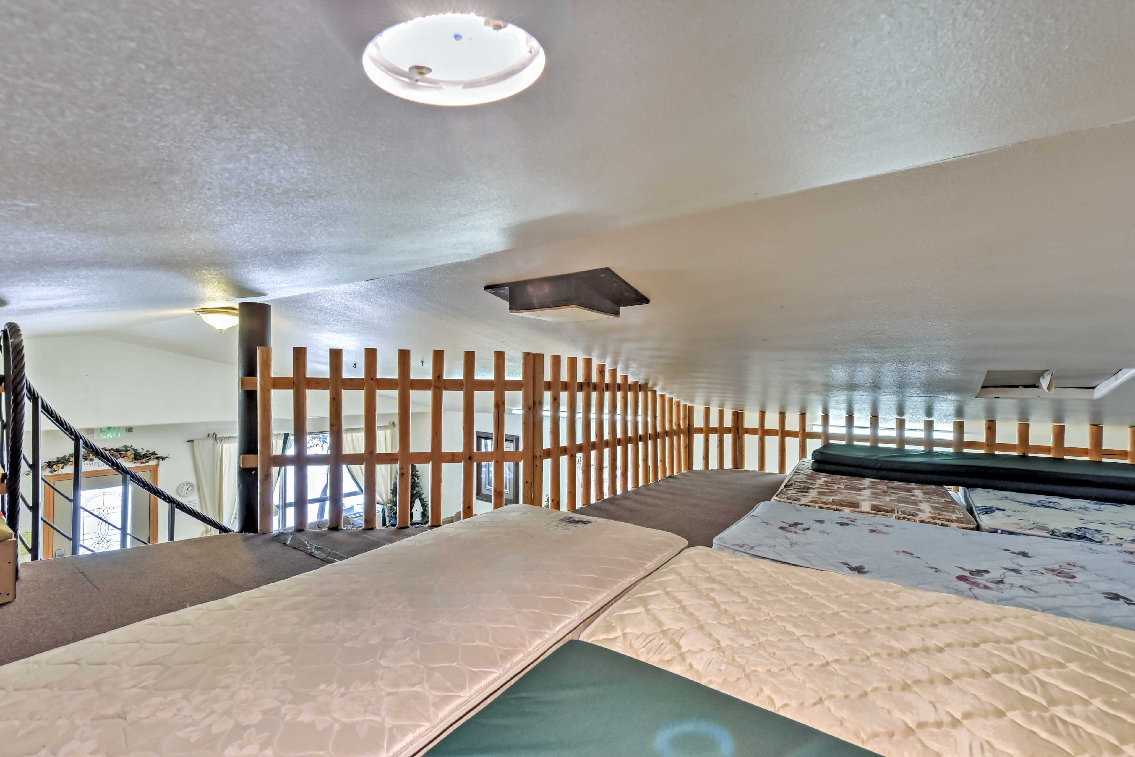 Loft | 8 Queen Mattresses,12 Twin Mattresses