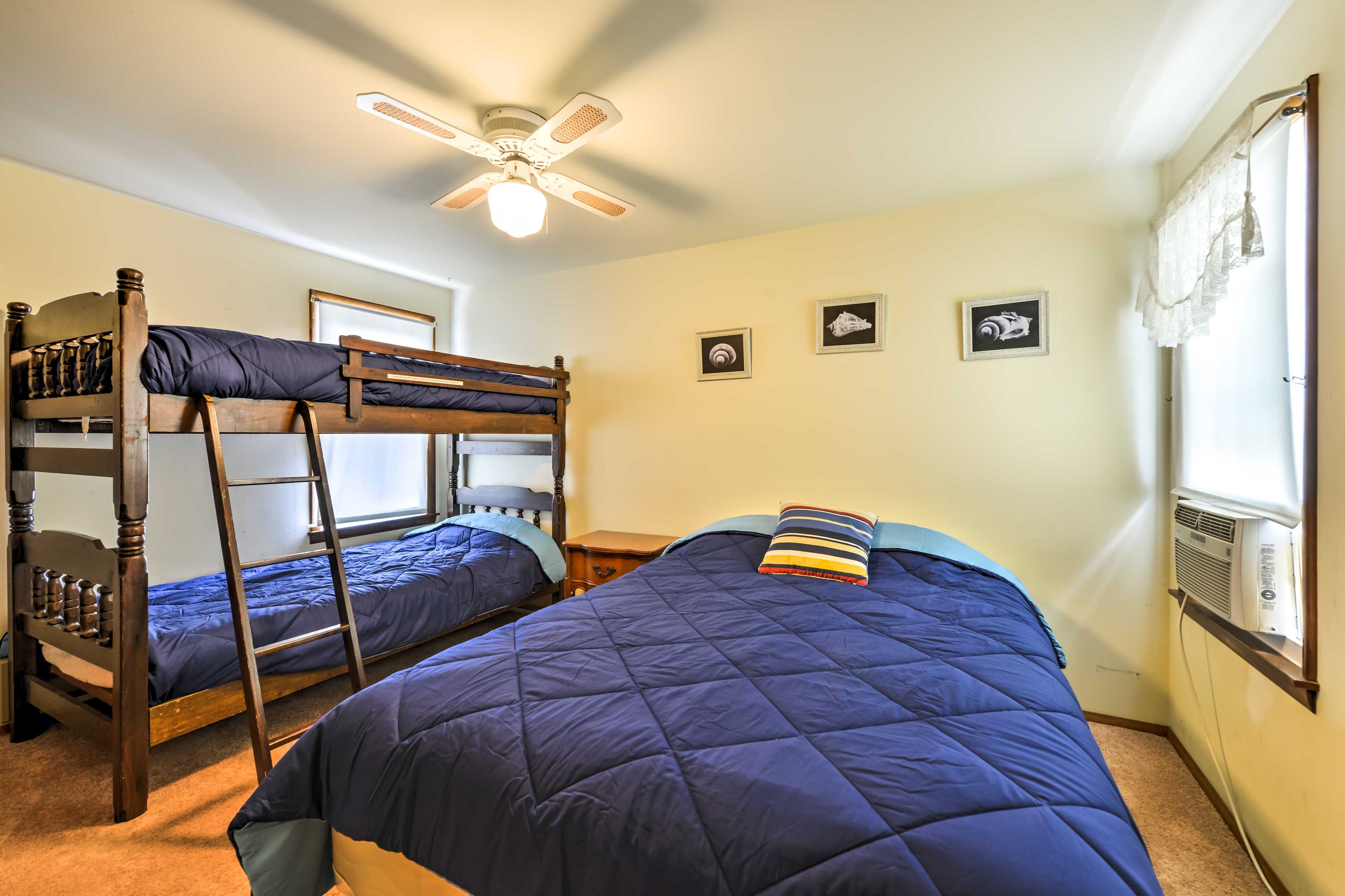 Bedroom 3 | Queen Bed | Twin Bunk Bed