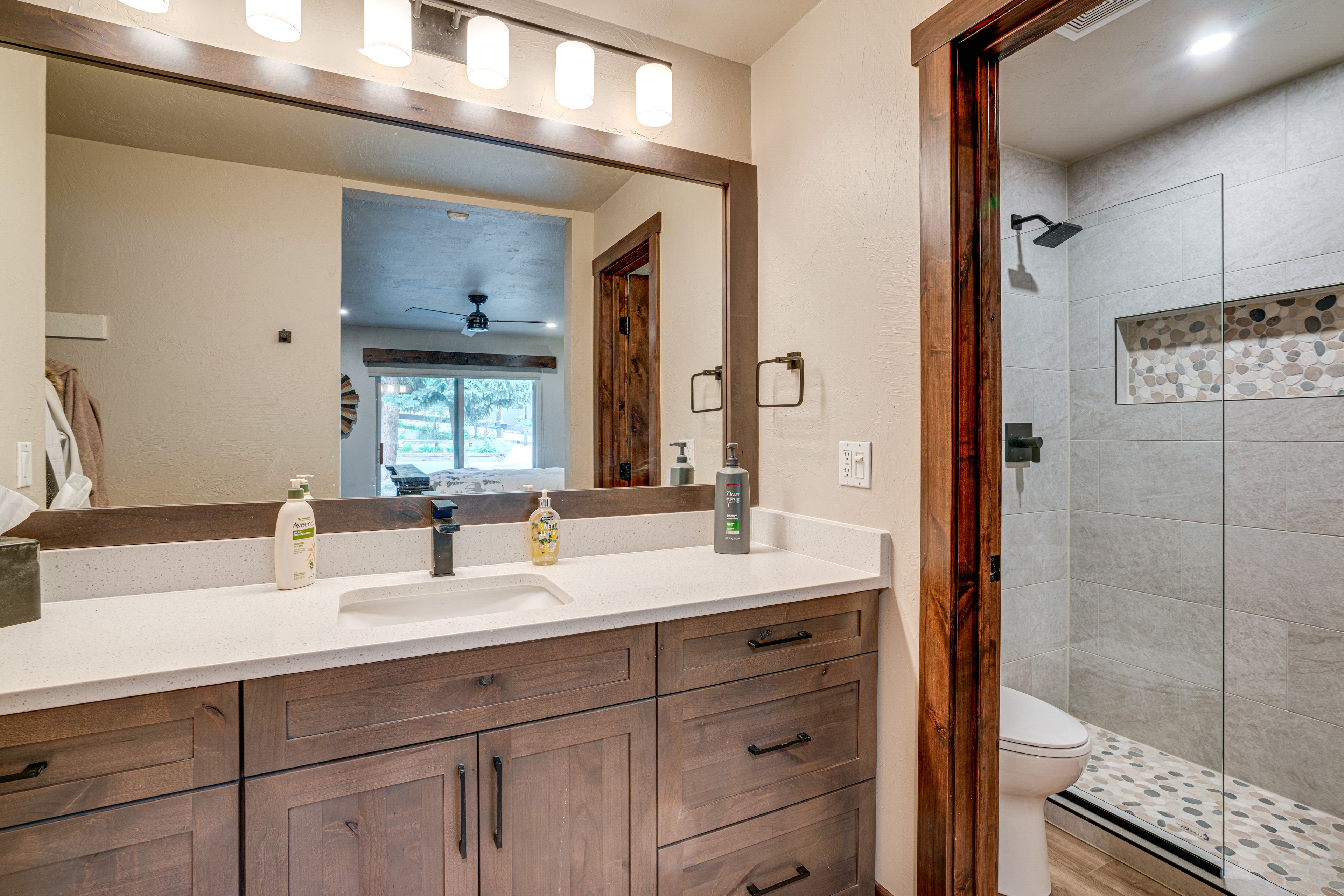 En-Suite Bathroom | Towels Provided