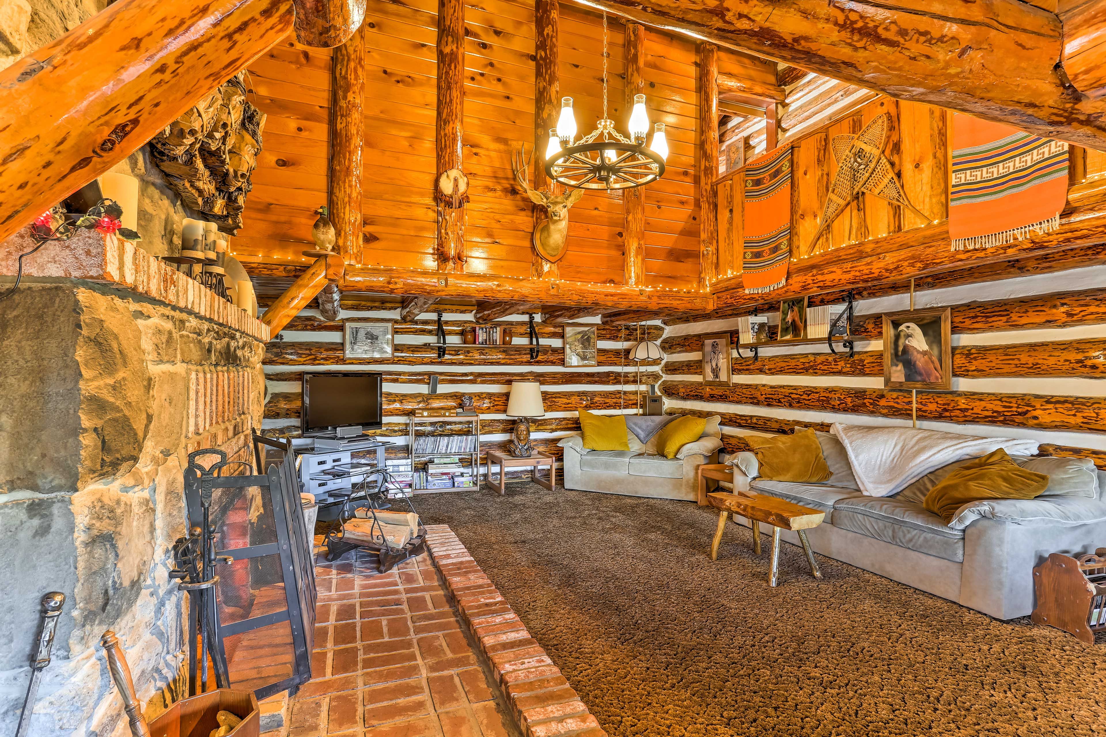 Living Room | Central A/C | Wood-Burning Fireplace