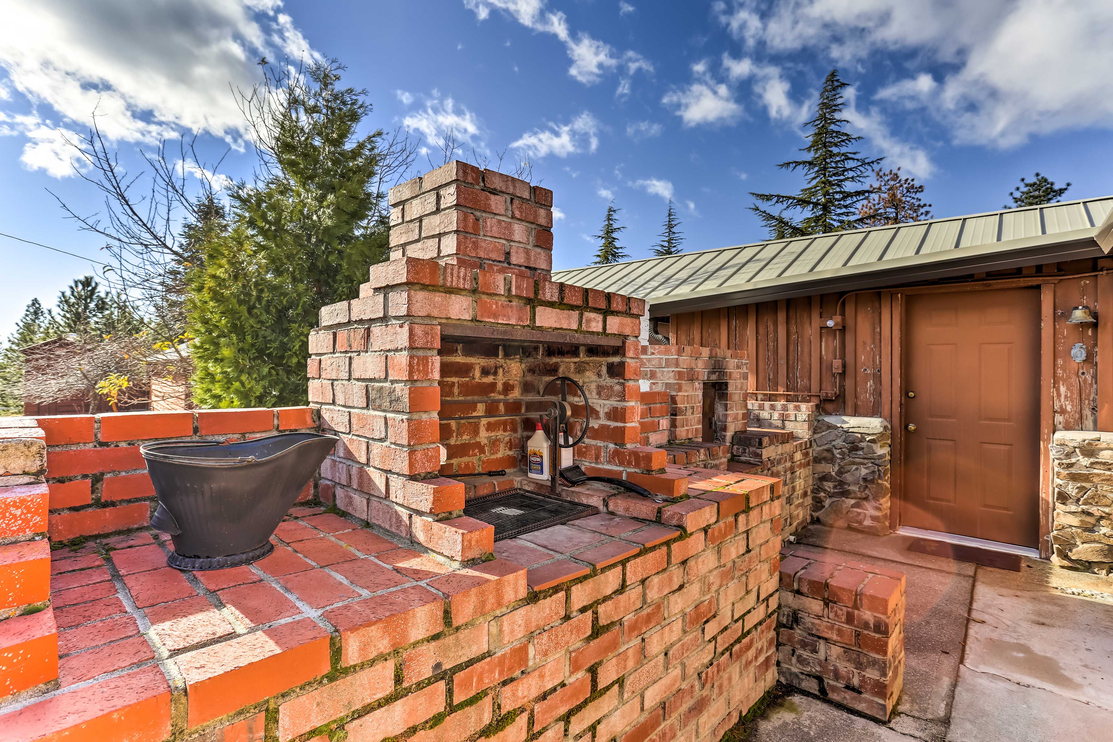 House Exterior | Grill