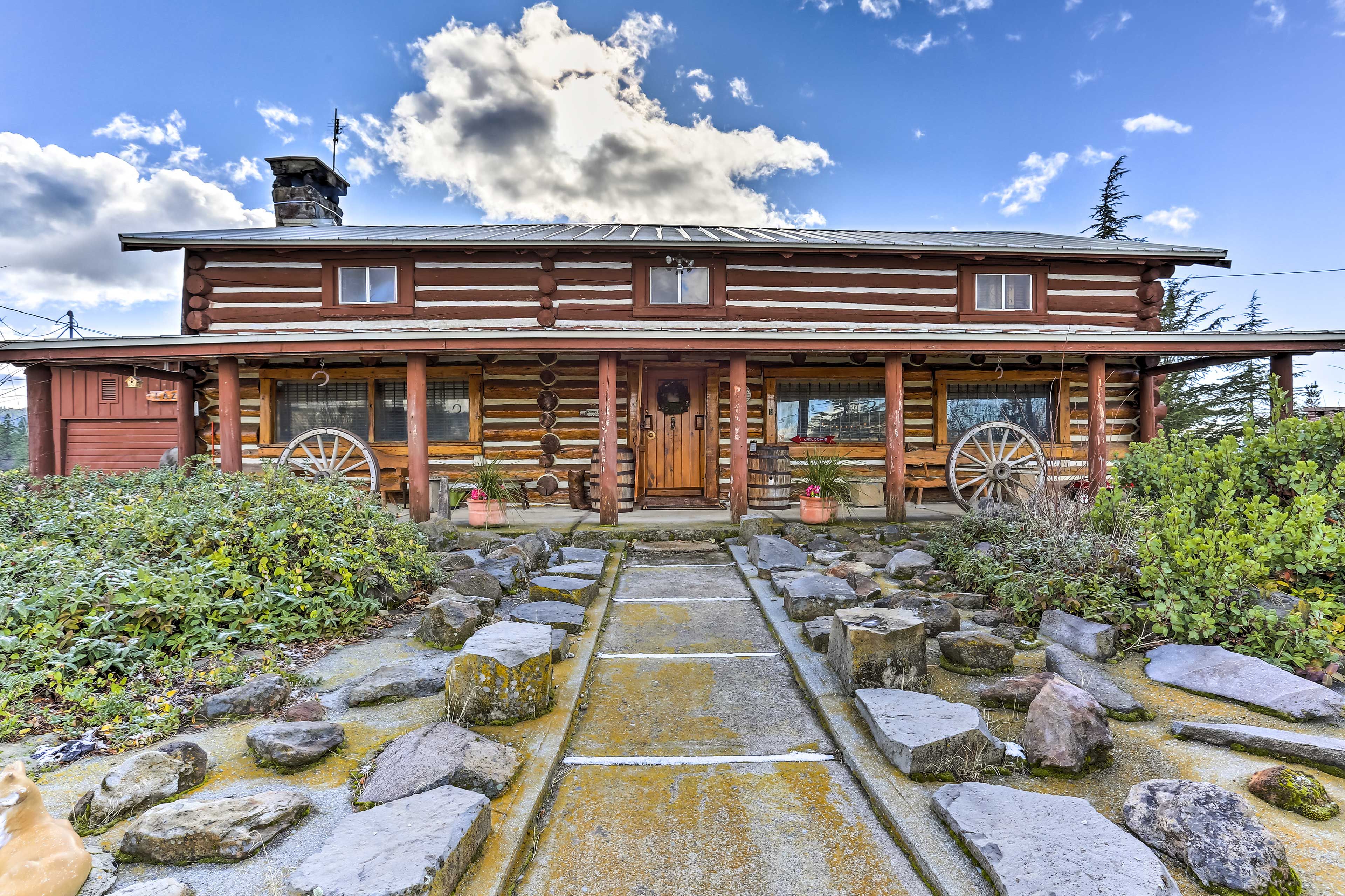 Paynes Creek Vacation Rental | 4BR | 2.5BA | 3,500 Sq Ft | Steps Required