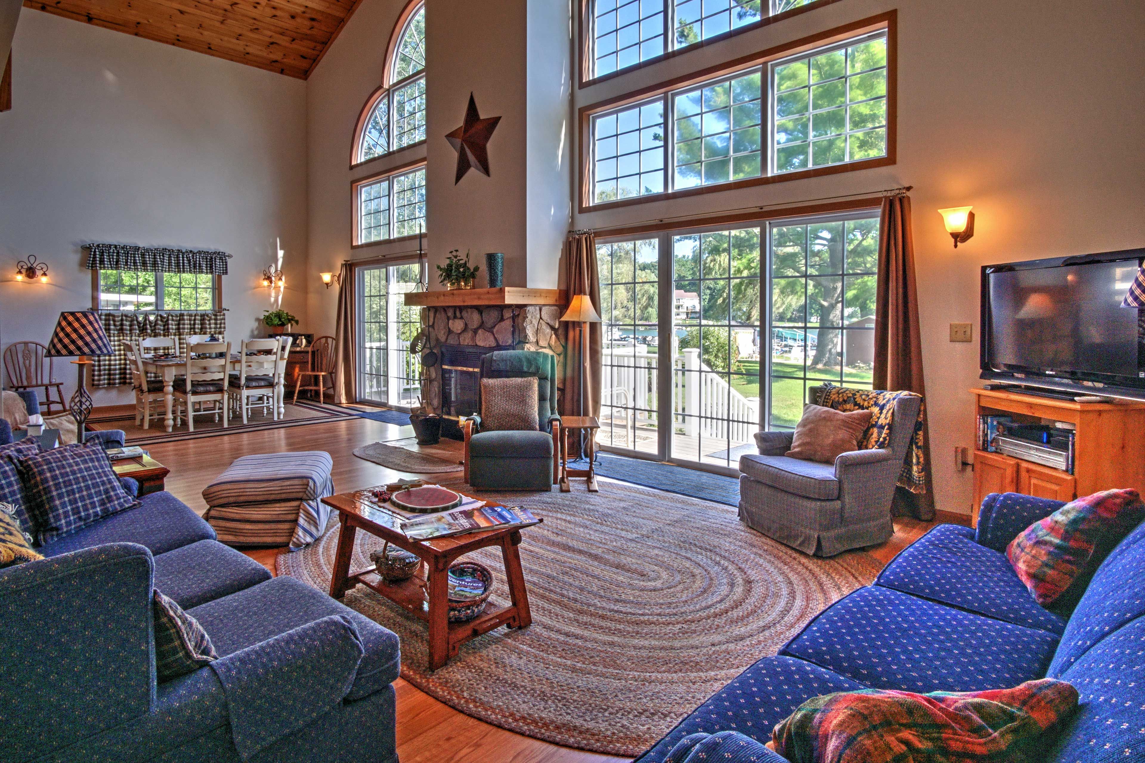 Interior | Open Floor Plan | Free WiFi | Central Heating & A/C