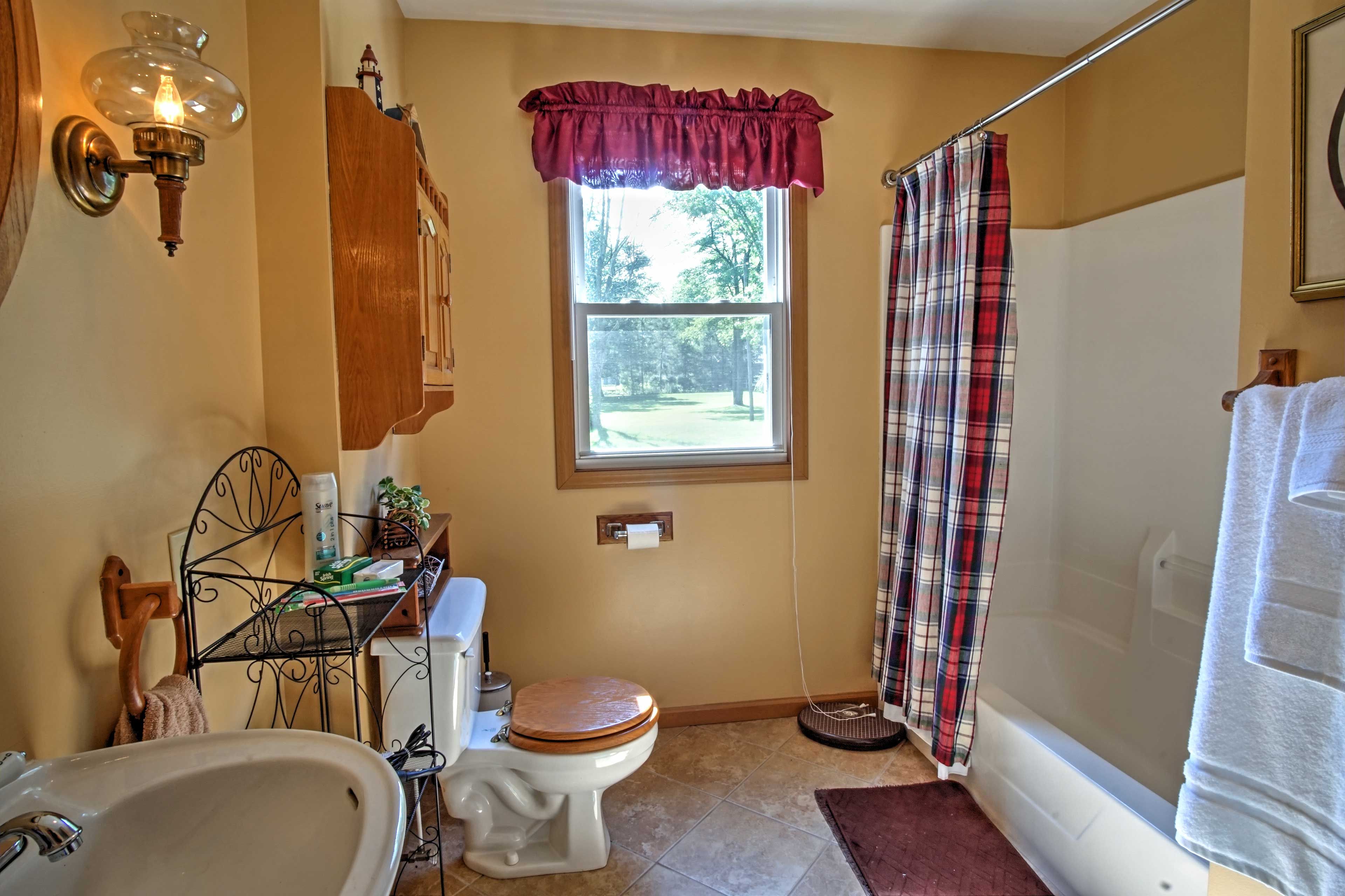 Full Bathroom