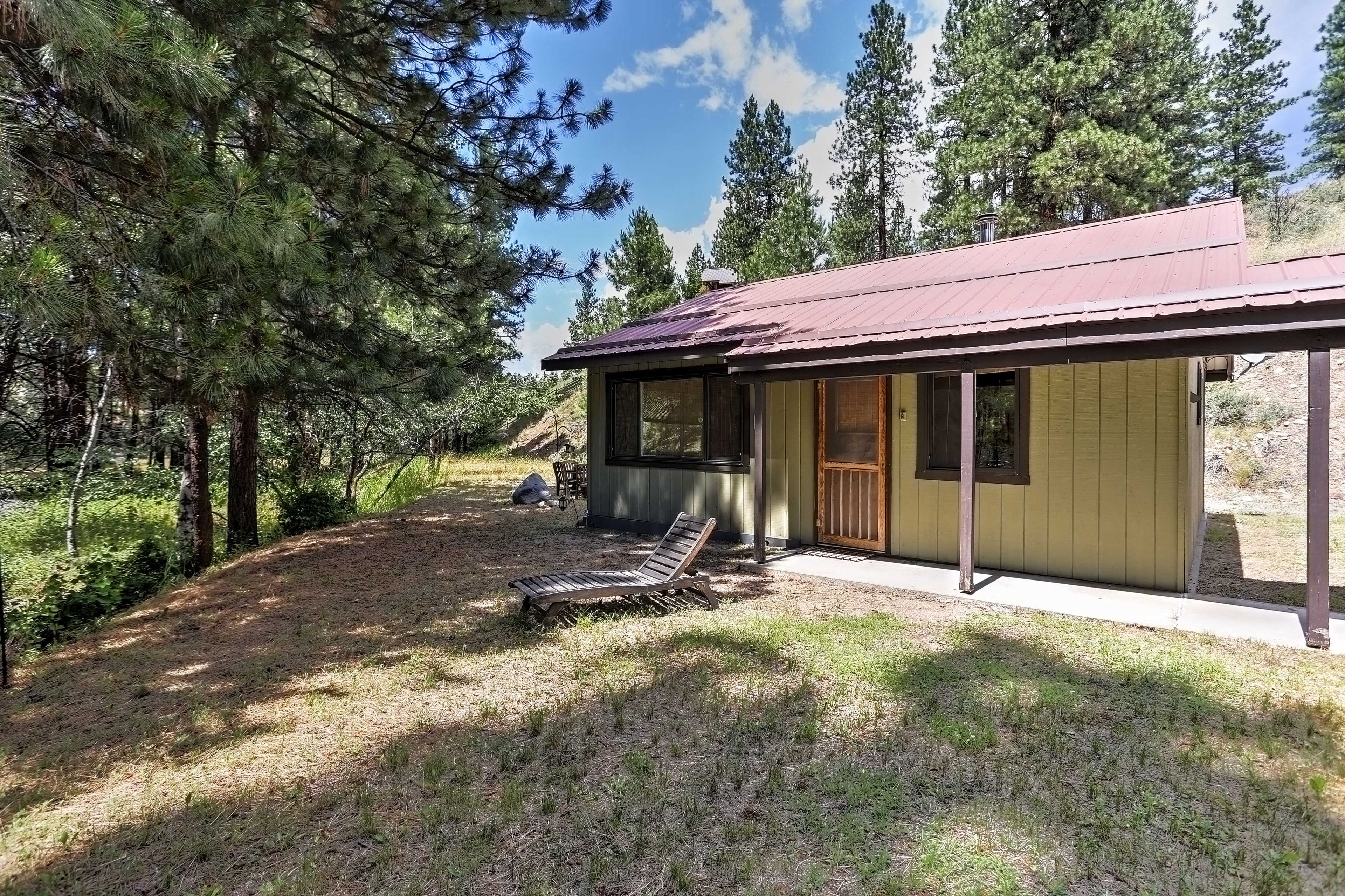 Private Exterior Space | Chewuch River Access