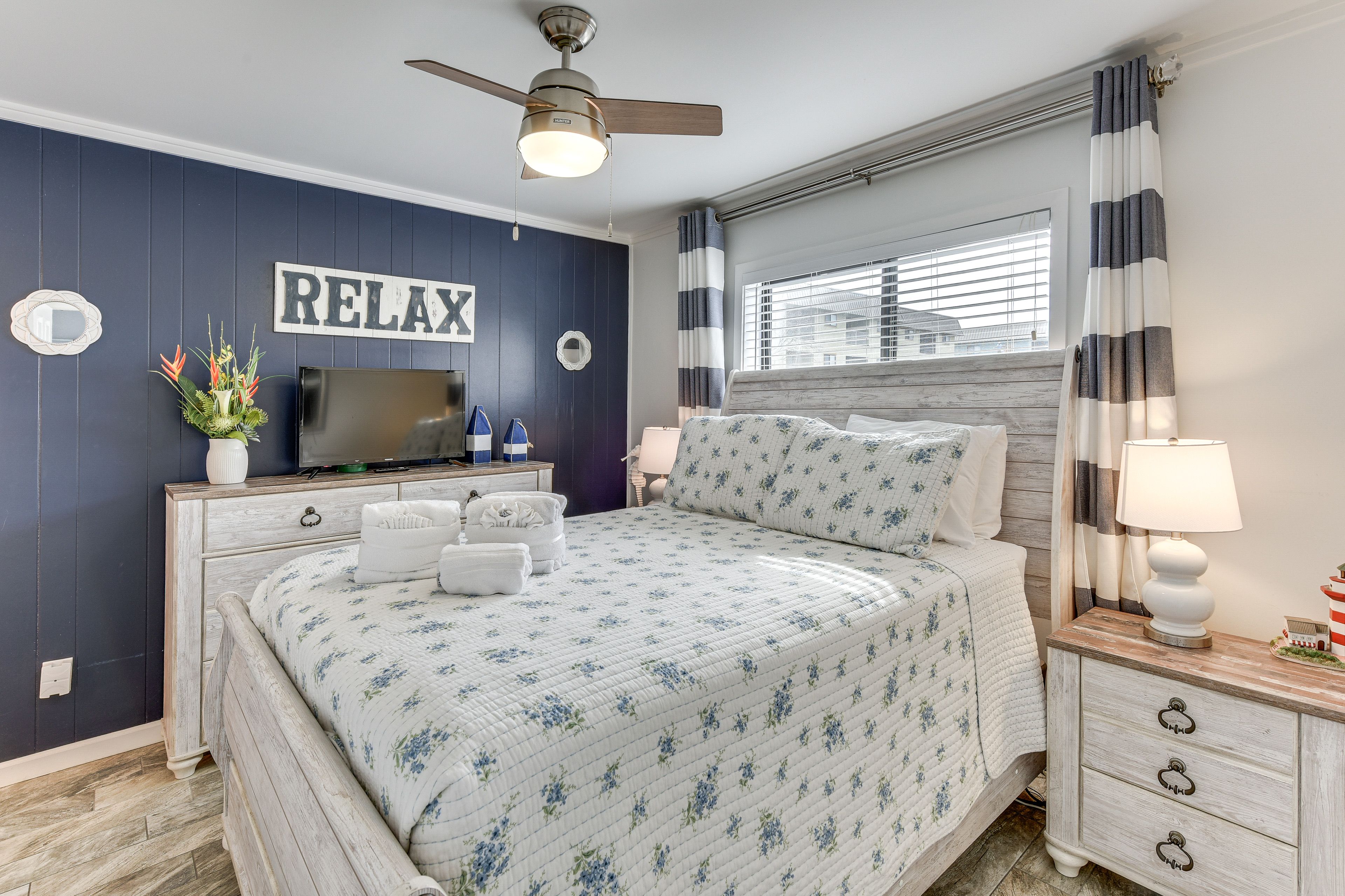 Bedroom 1 | Queen Bed | Linens Provided