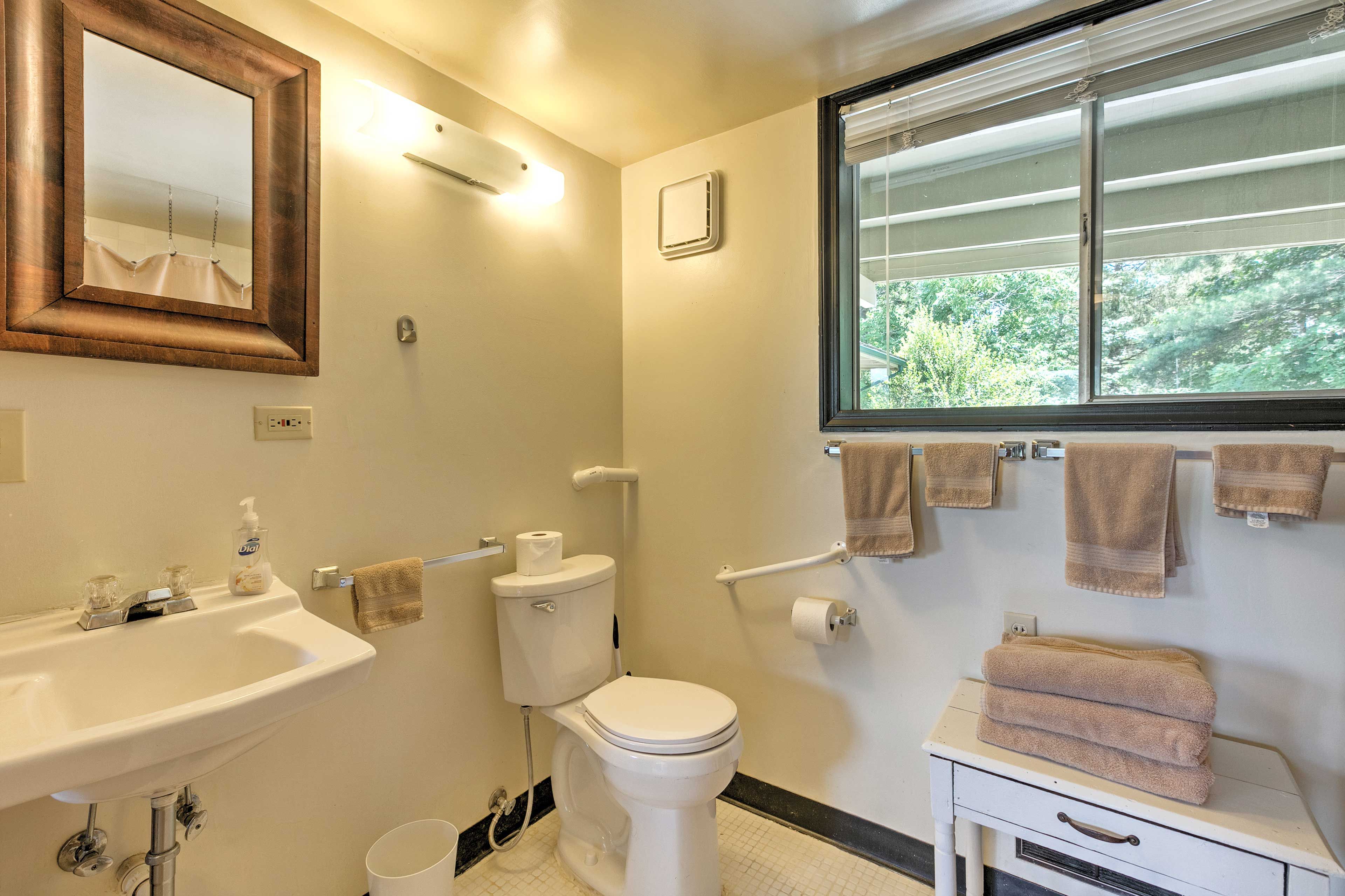 Bathroom | Towels Provided