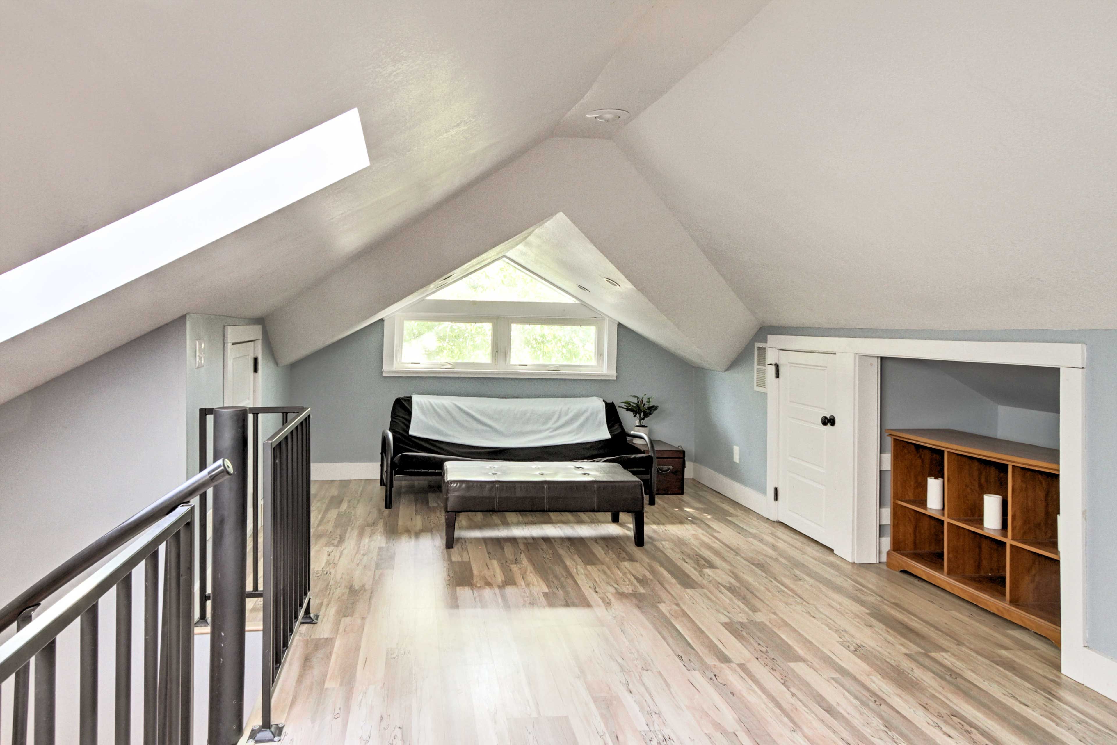 Additional guests will enjoy a deep night's sleep on the futon.