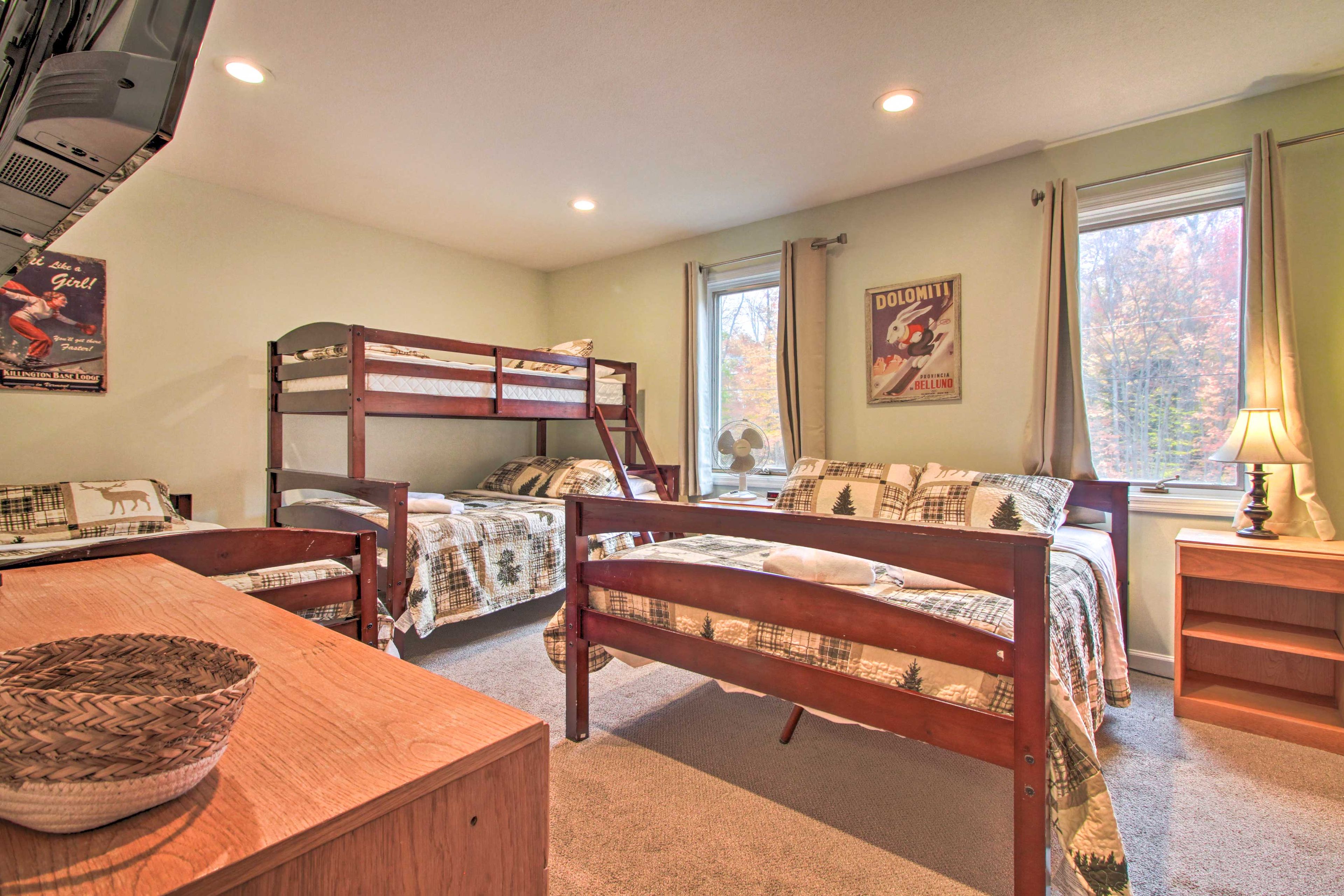 Bedroom 3 | Twin/Full Bunk Bed | Full Bed | Twin Bed
