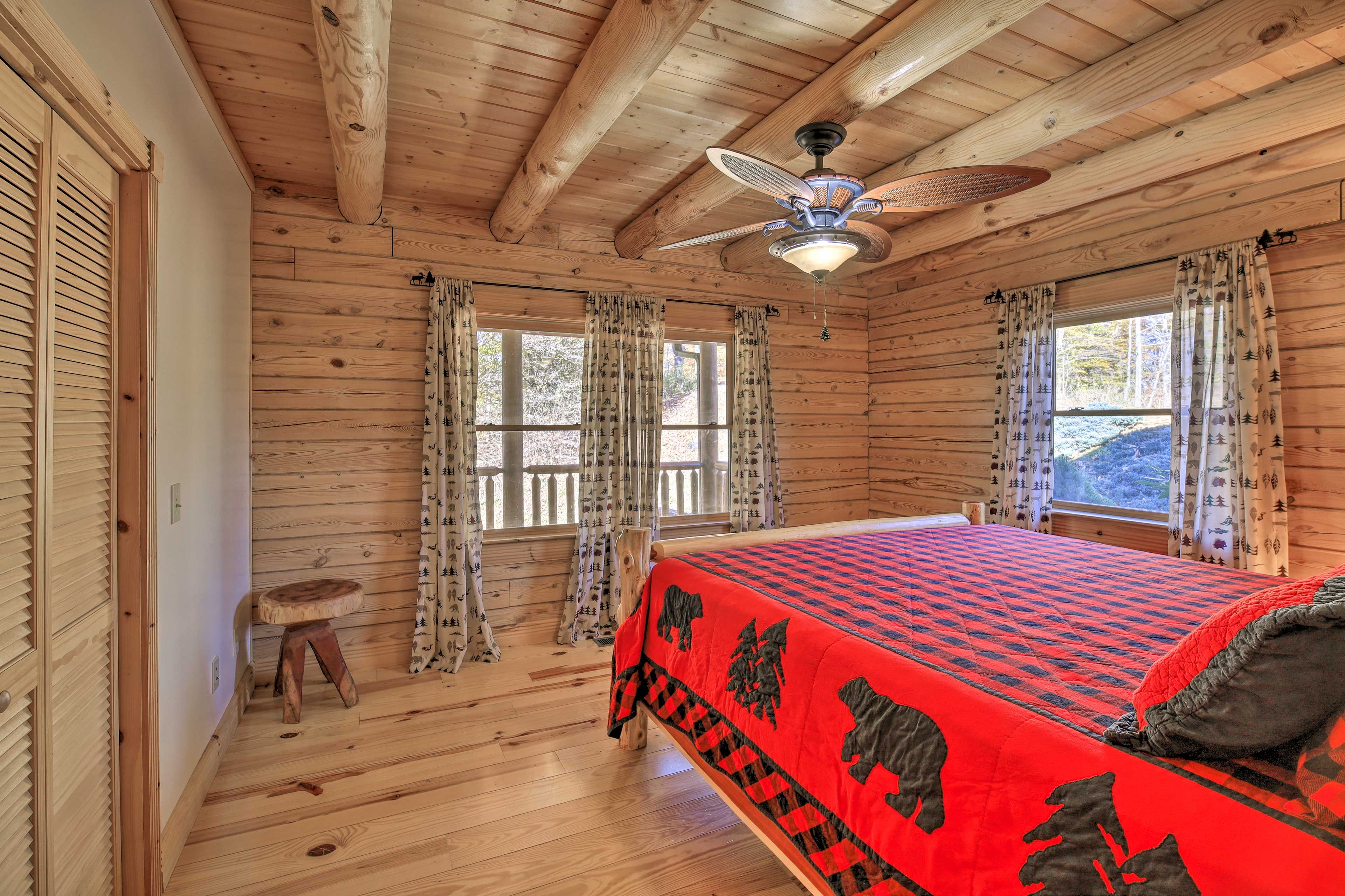 Bedroom 1 | King Bed | Ground Floor