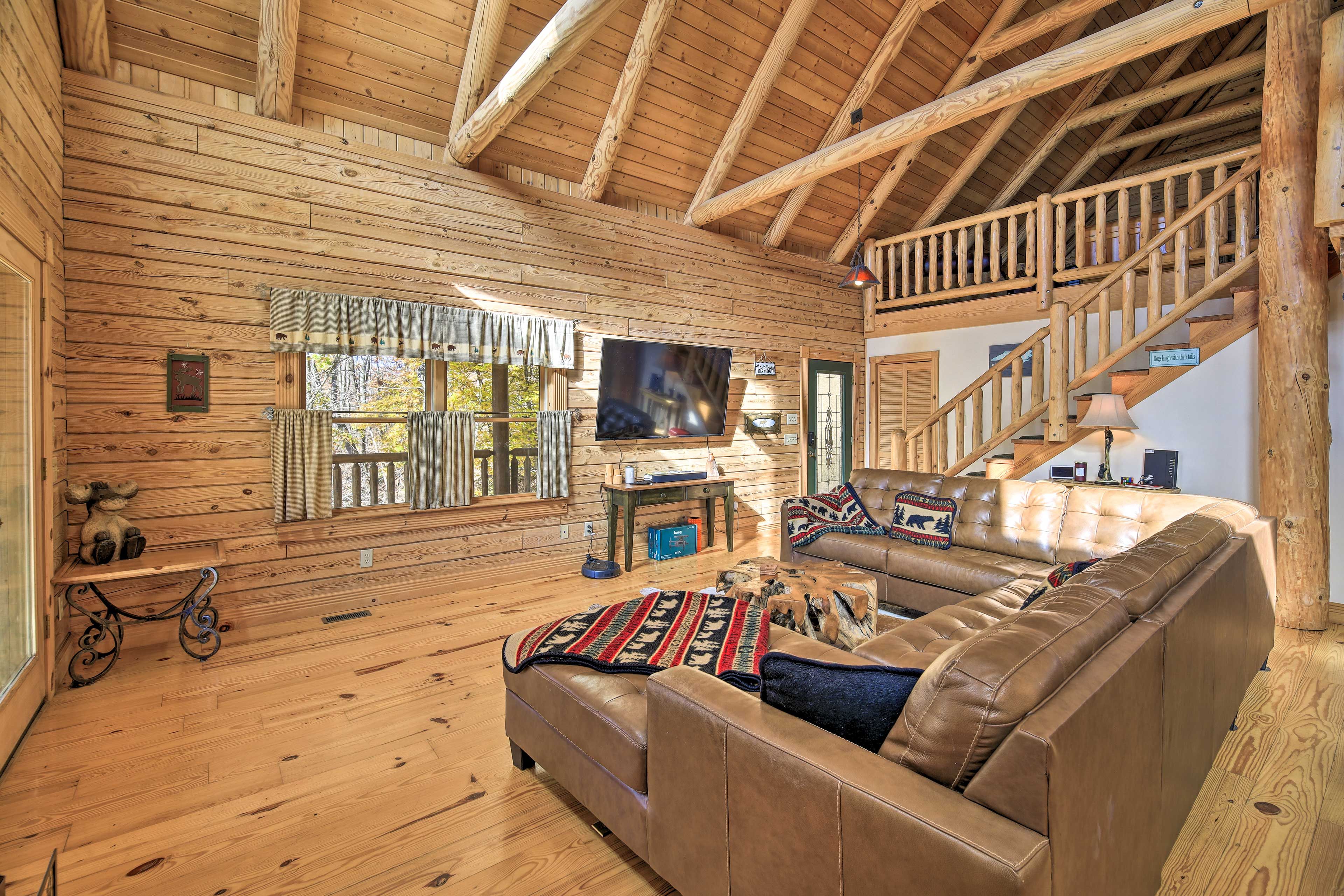 Living Room | Smart TV