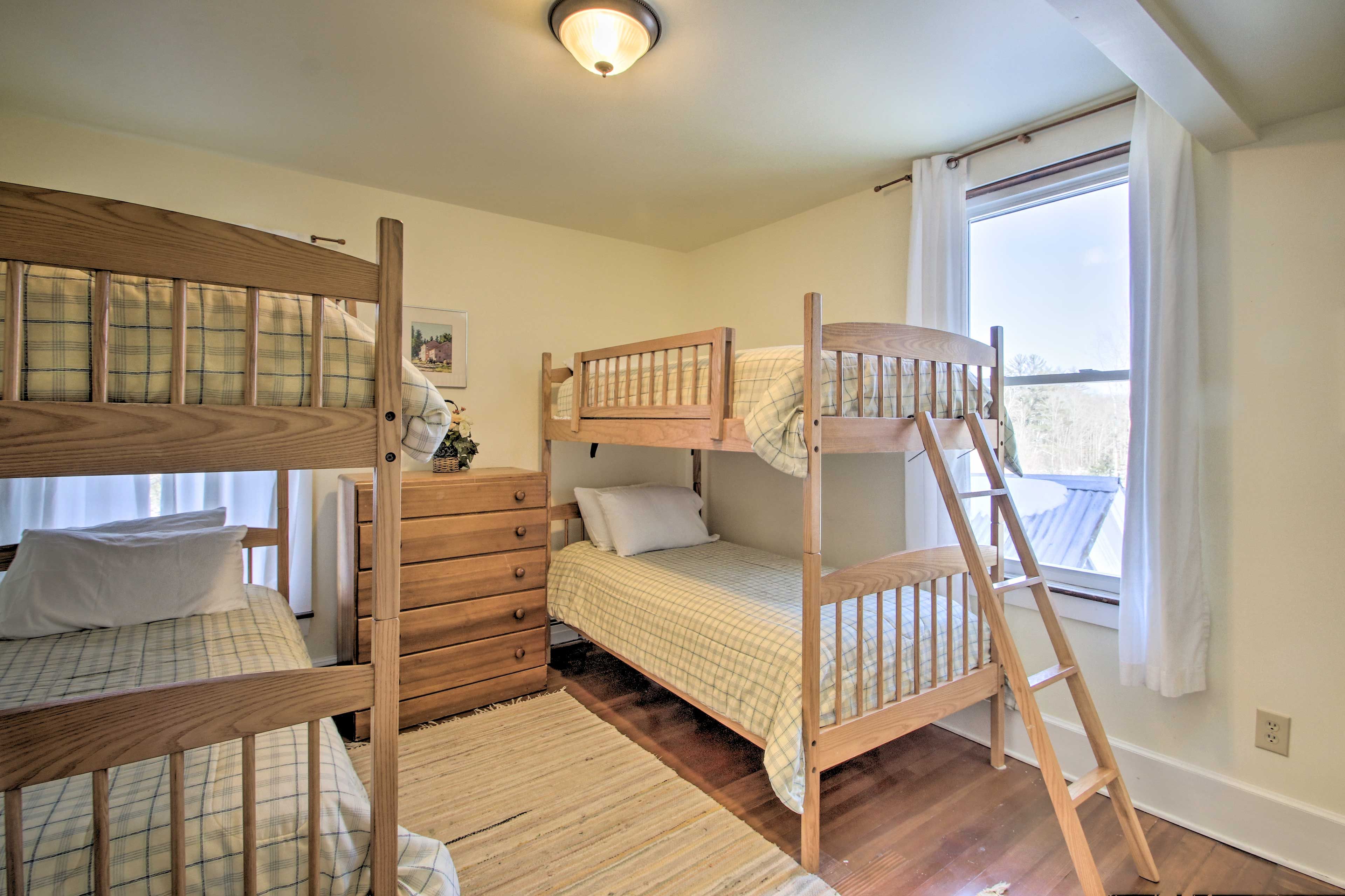 Bedroom 4 | 2 Twin Bunk Beds
