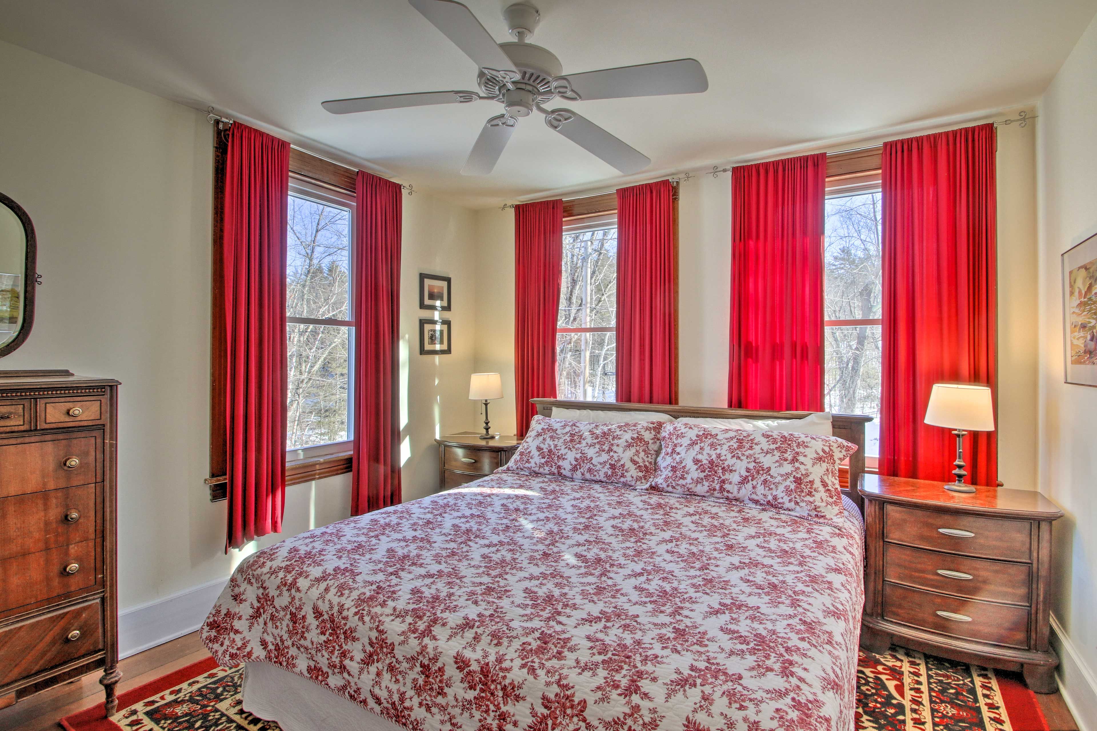 Bedroom 1 | King Bed | Linens Provided
