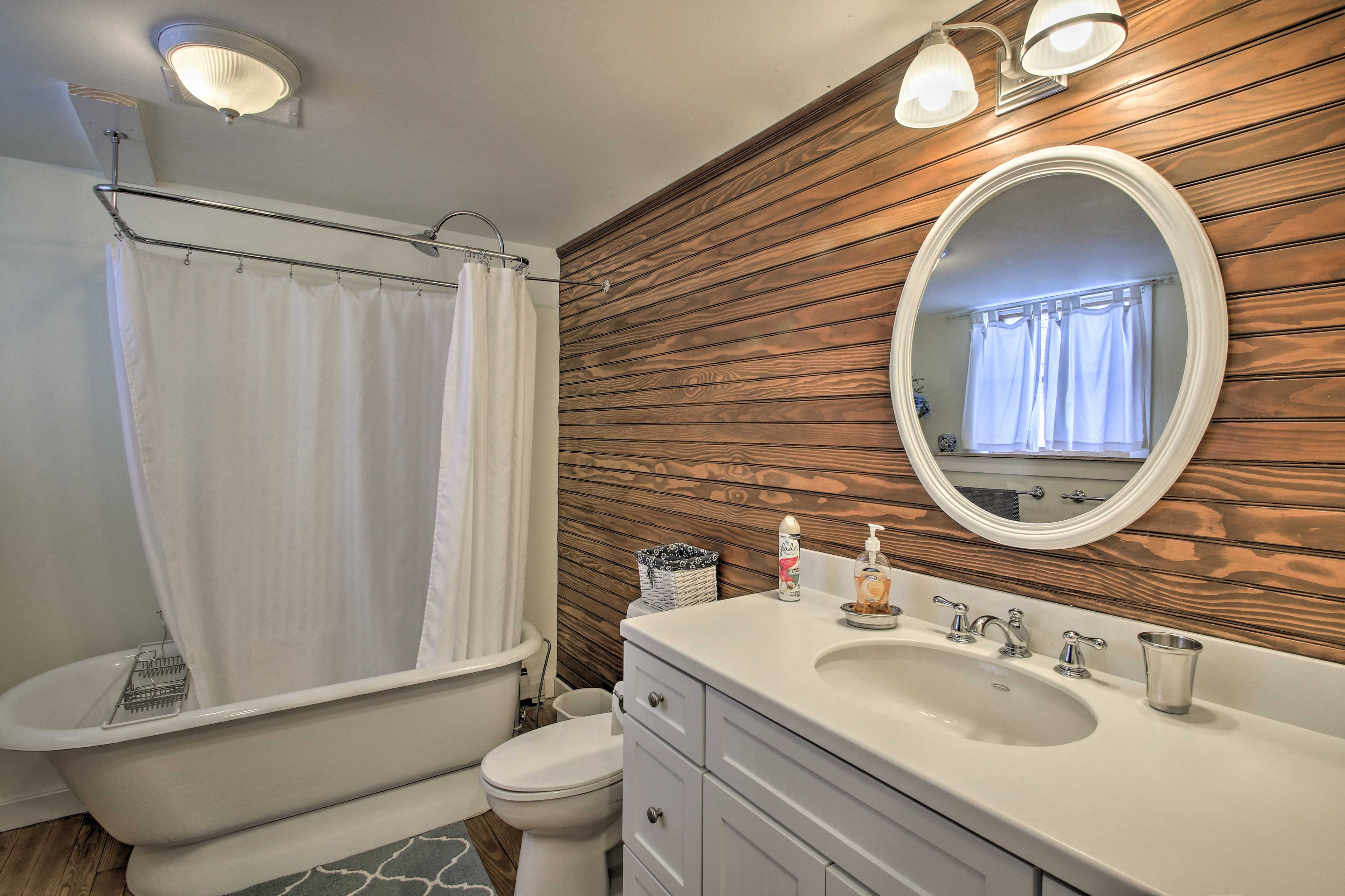 Full Bathroom