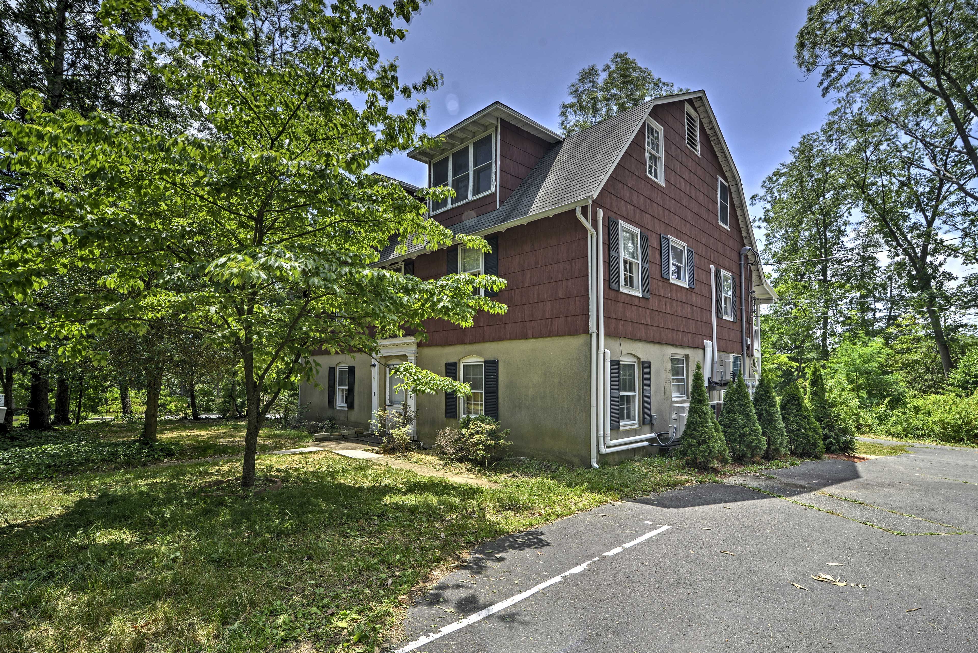 This cozy vacation rental apartment comfortably sleeps 2.