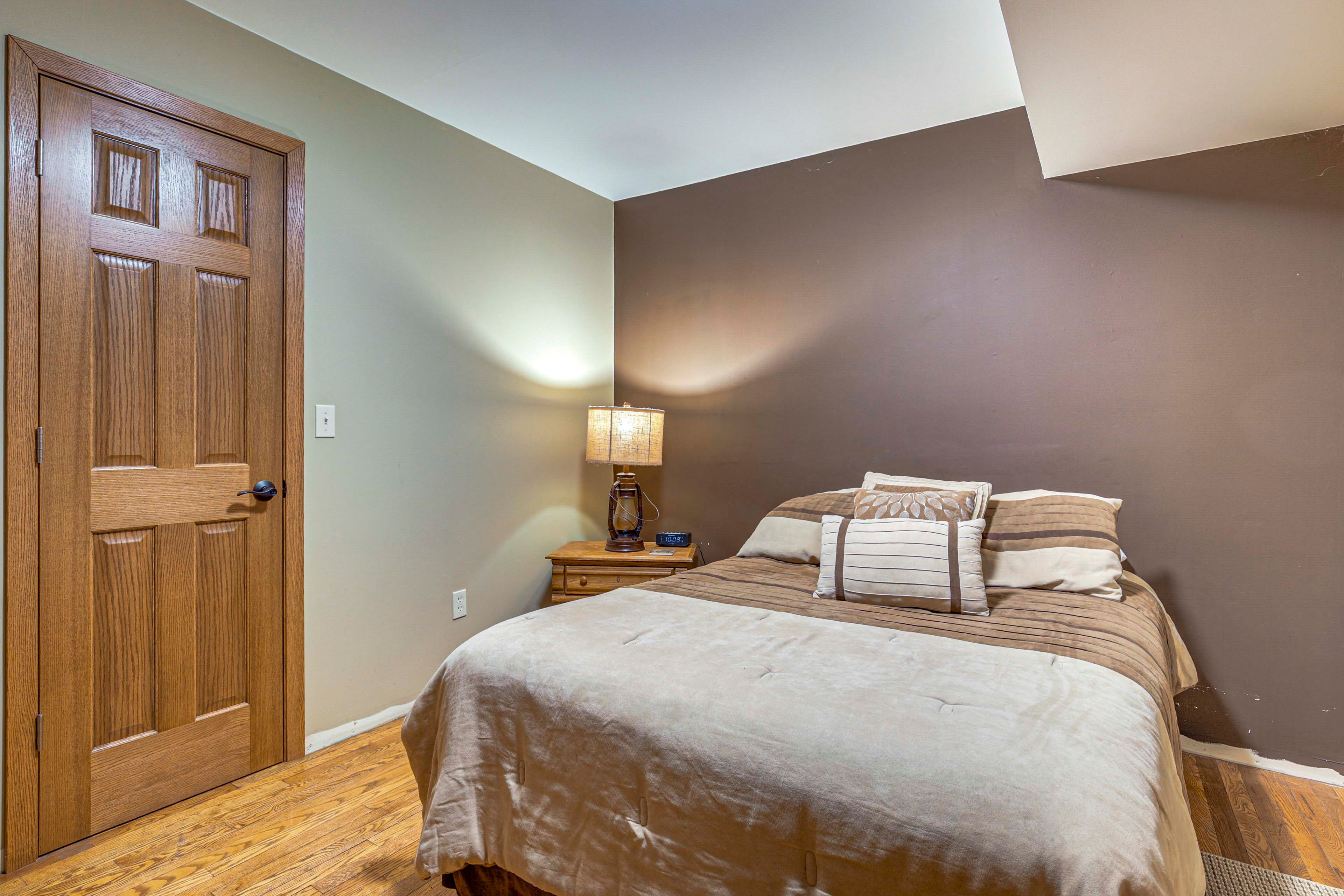Bedroom 3 | Full Bed | Main Floor