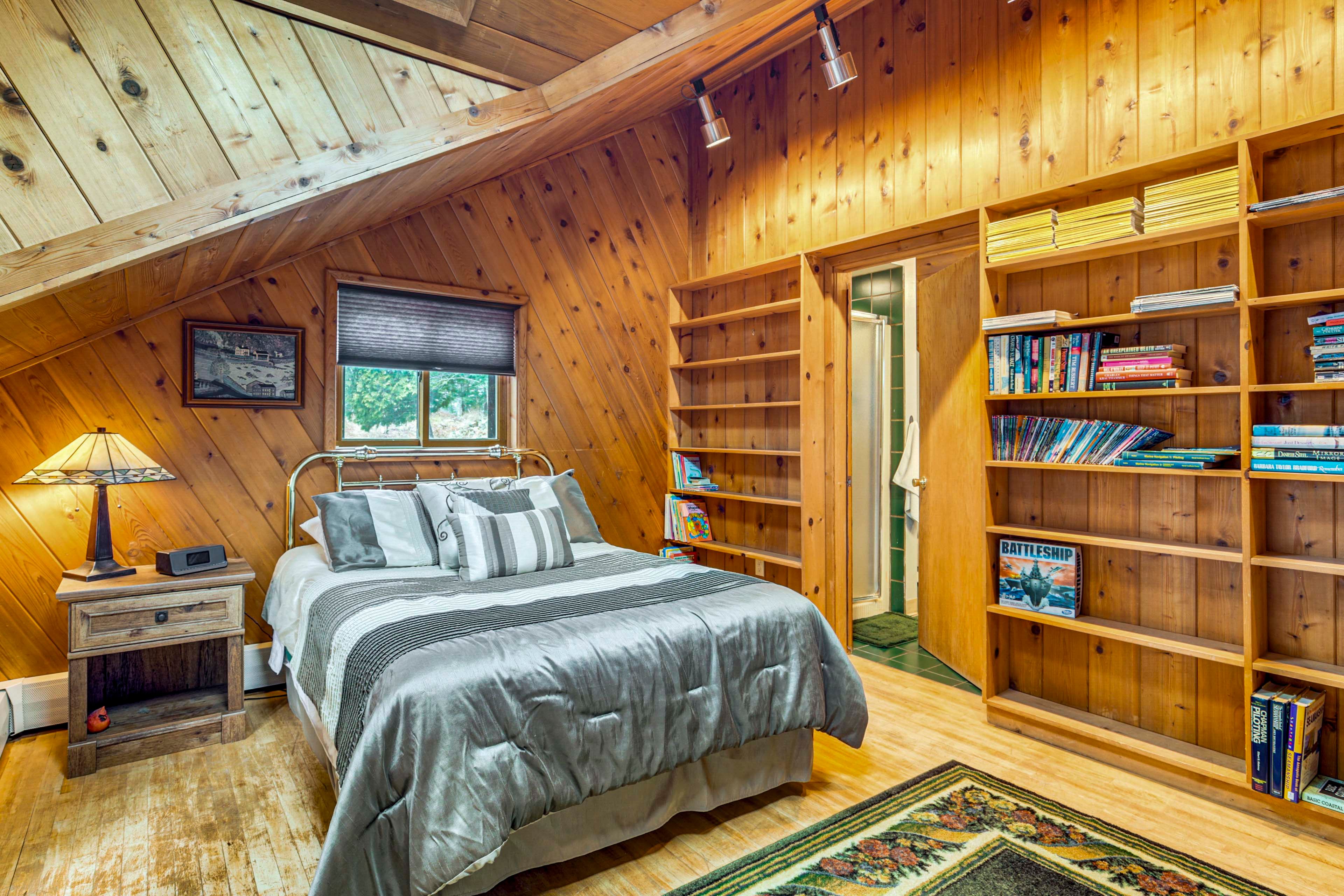 Bedroom 2 | Full Bed | Upper Floor