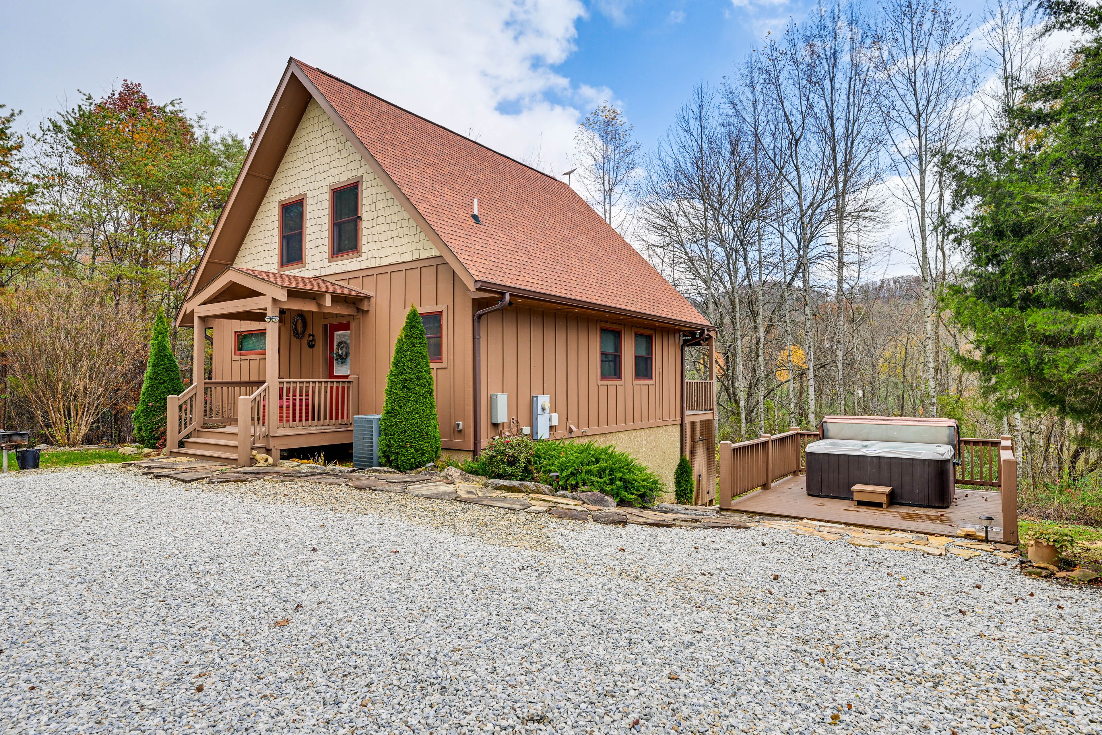 Exterior | Ample Driveway Parking