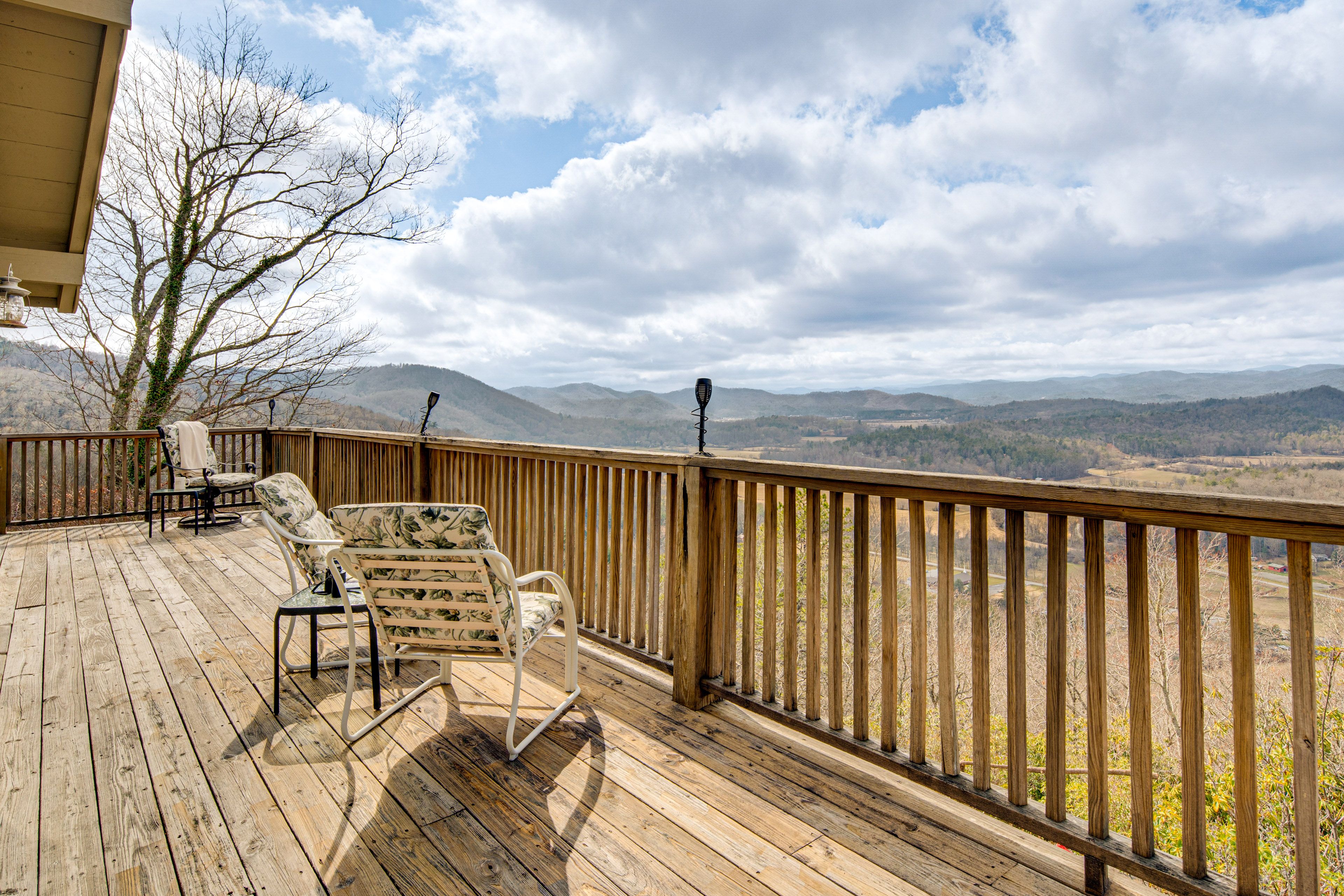 Brevard Vacation Rental | 5BR | 3BA | 2,500 Sq Ft | 1 Step for Entry