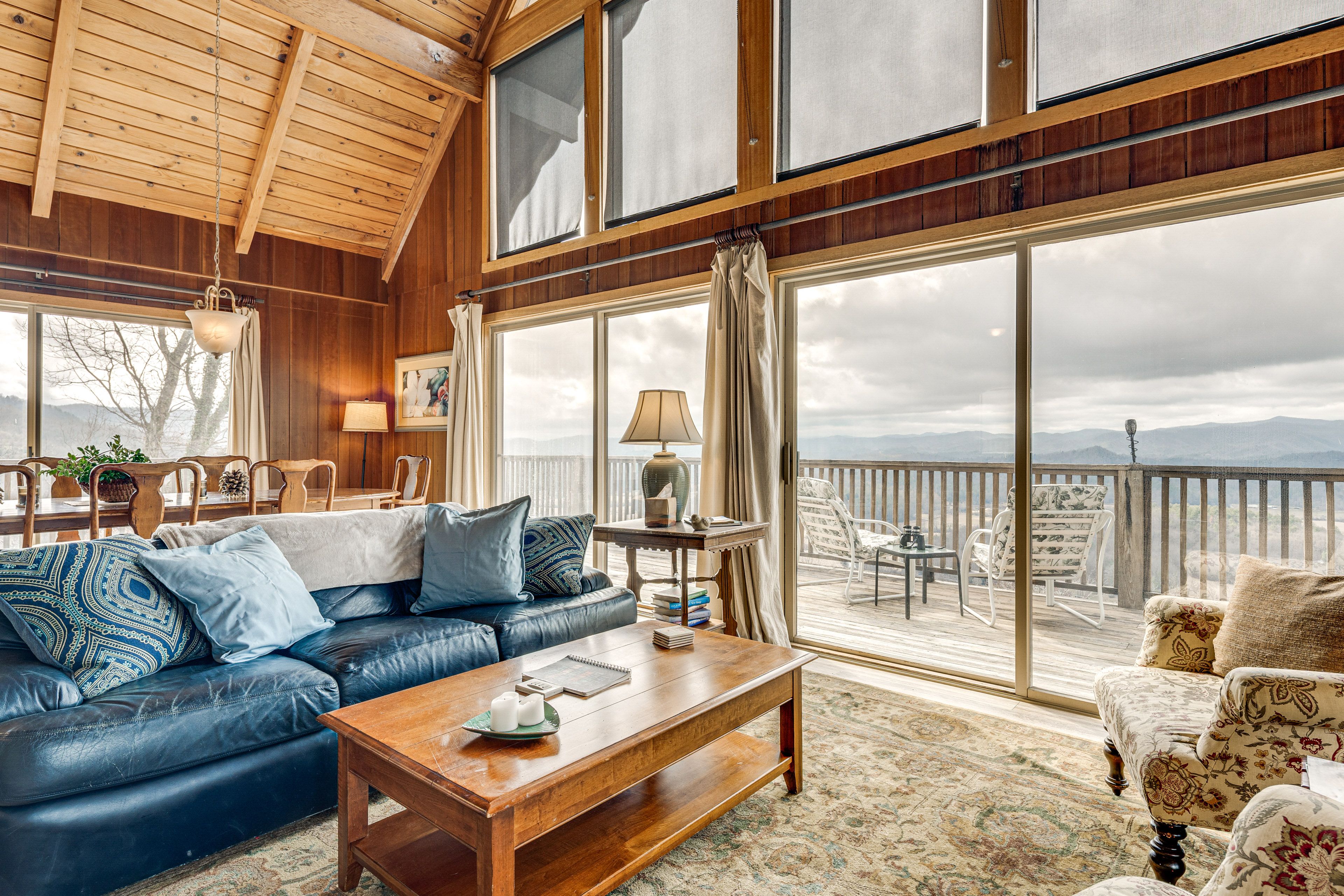 Living Area | Main Level