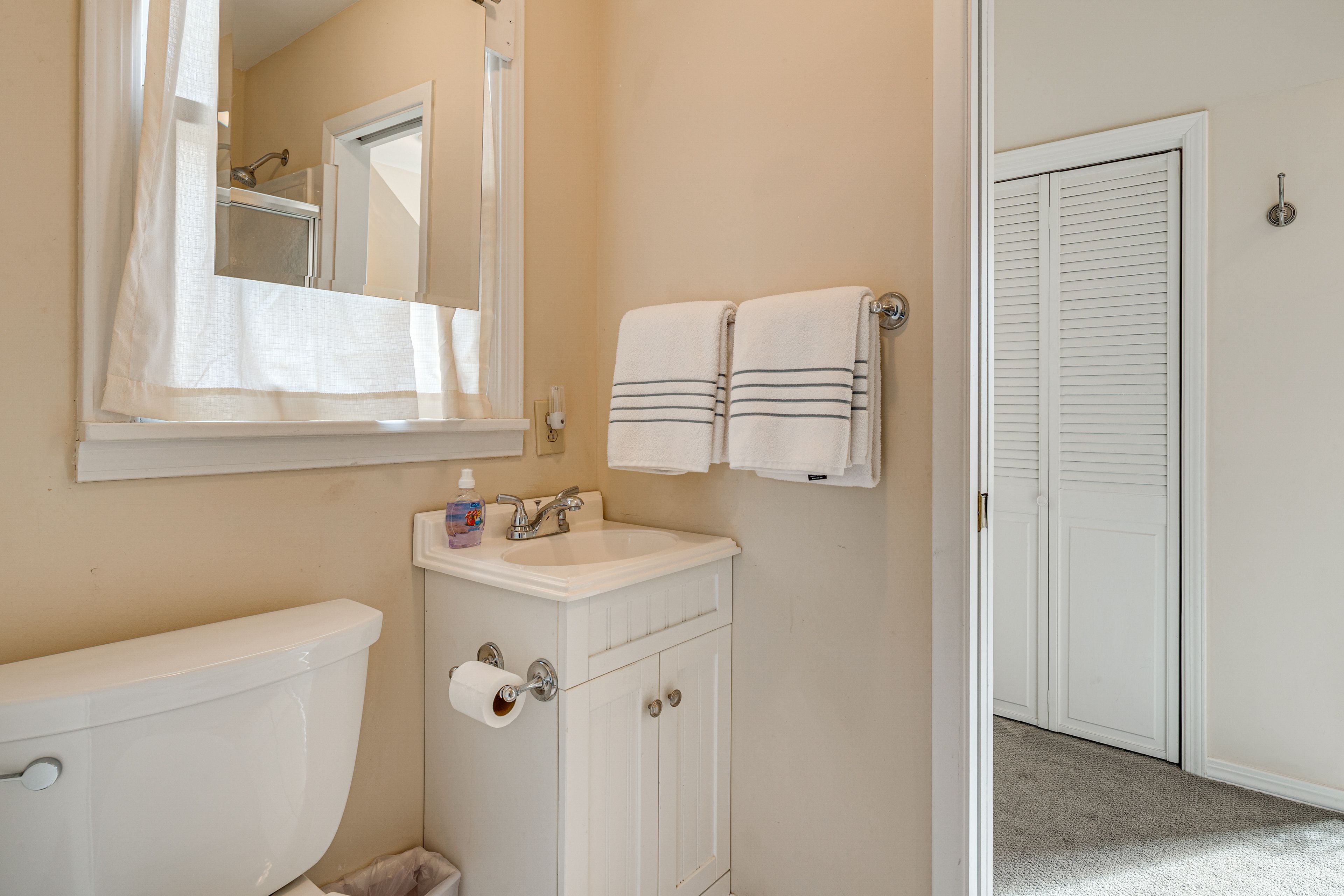 Bathroom | Upper Level