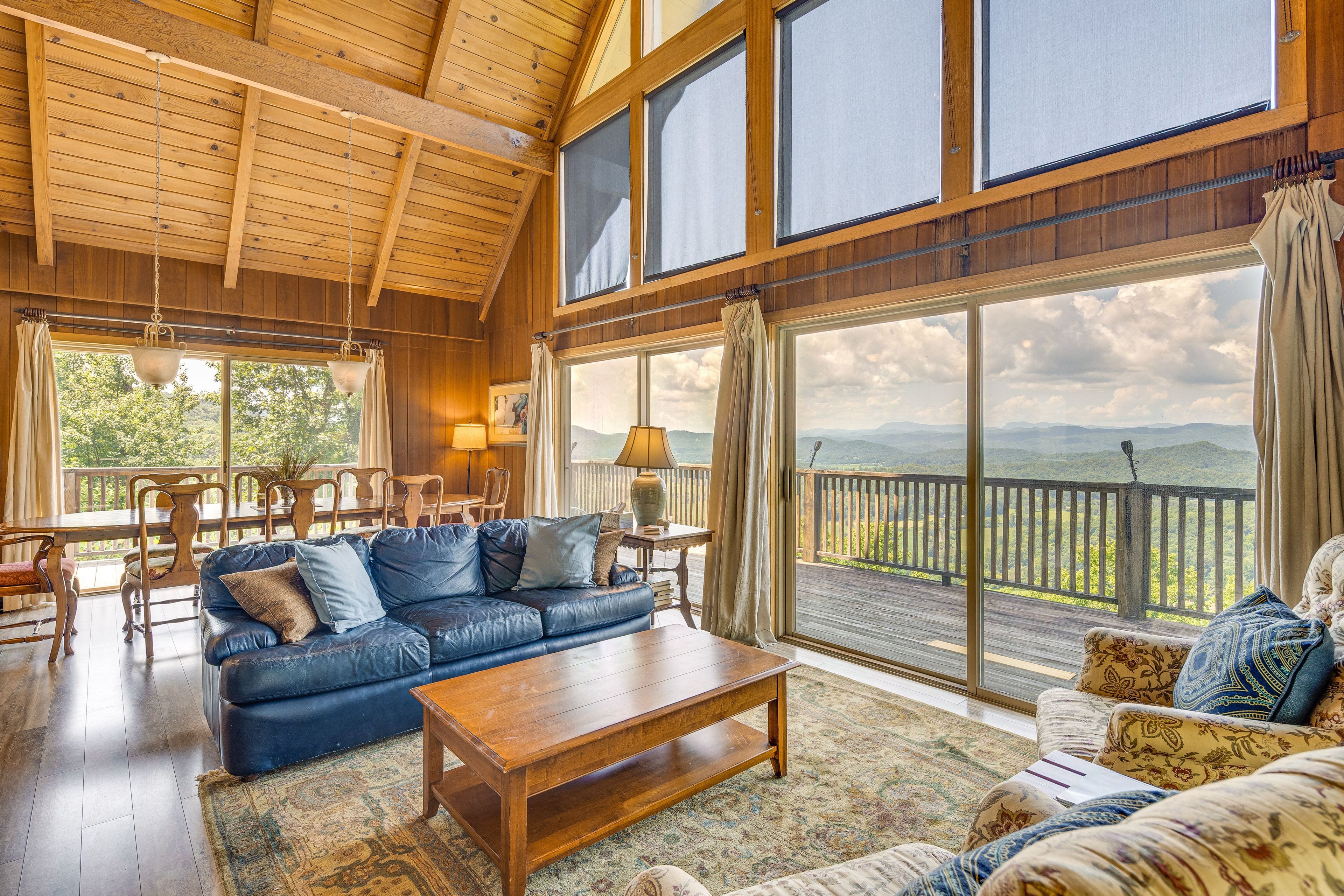 Living Area | Main Level