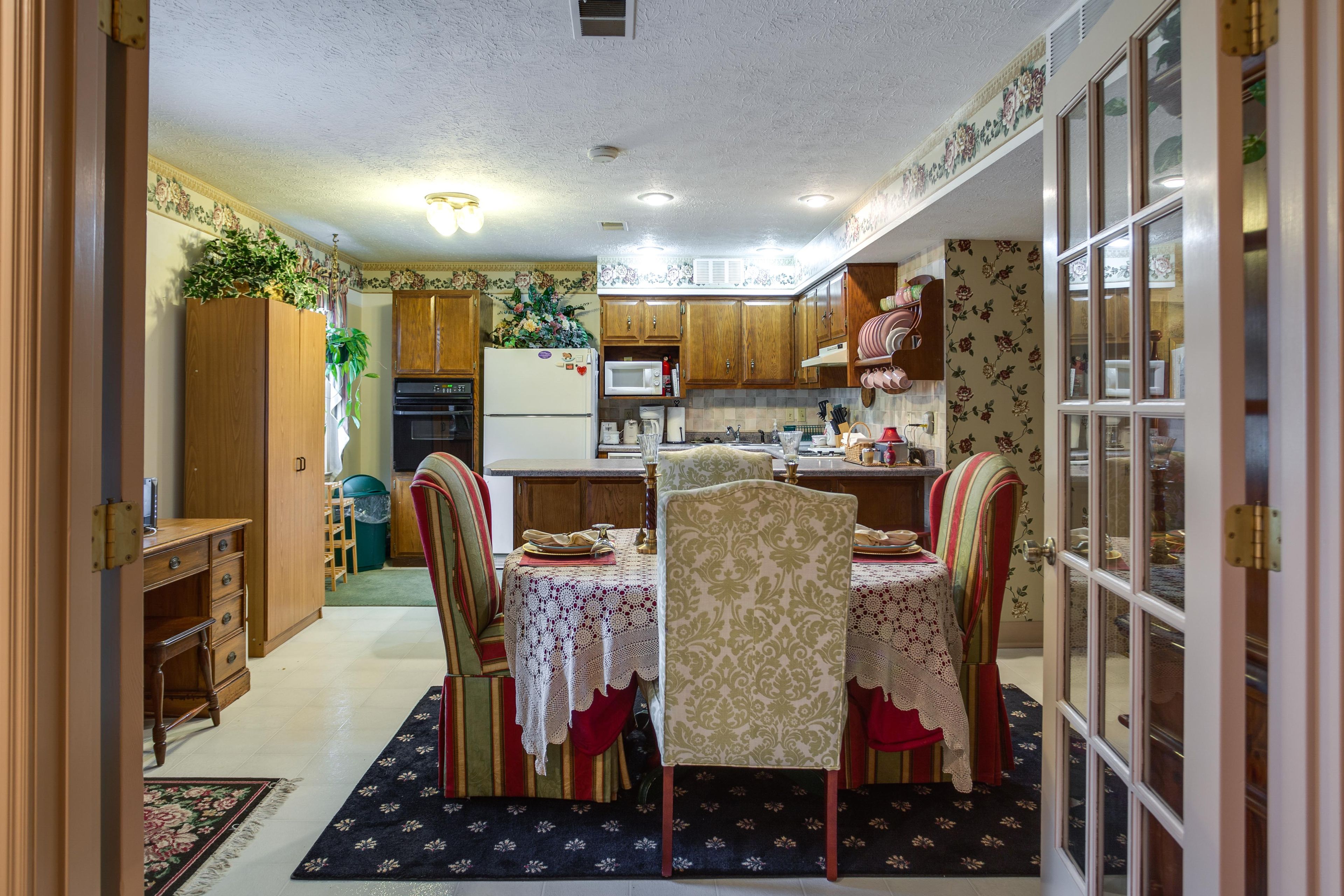 Dining Space | Dishware/Flatware