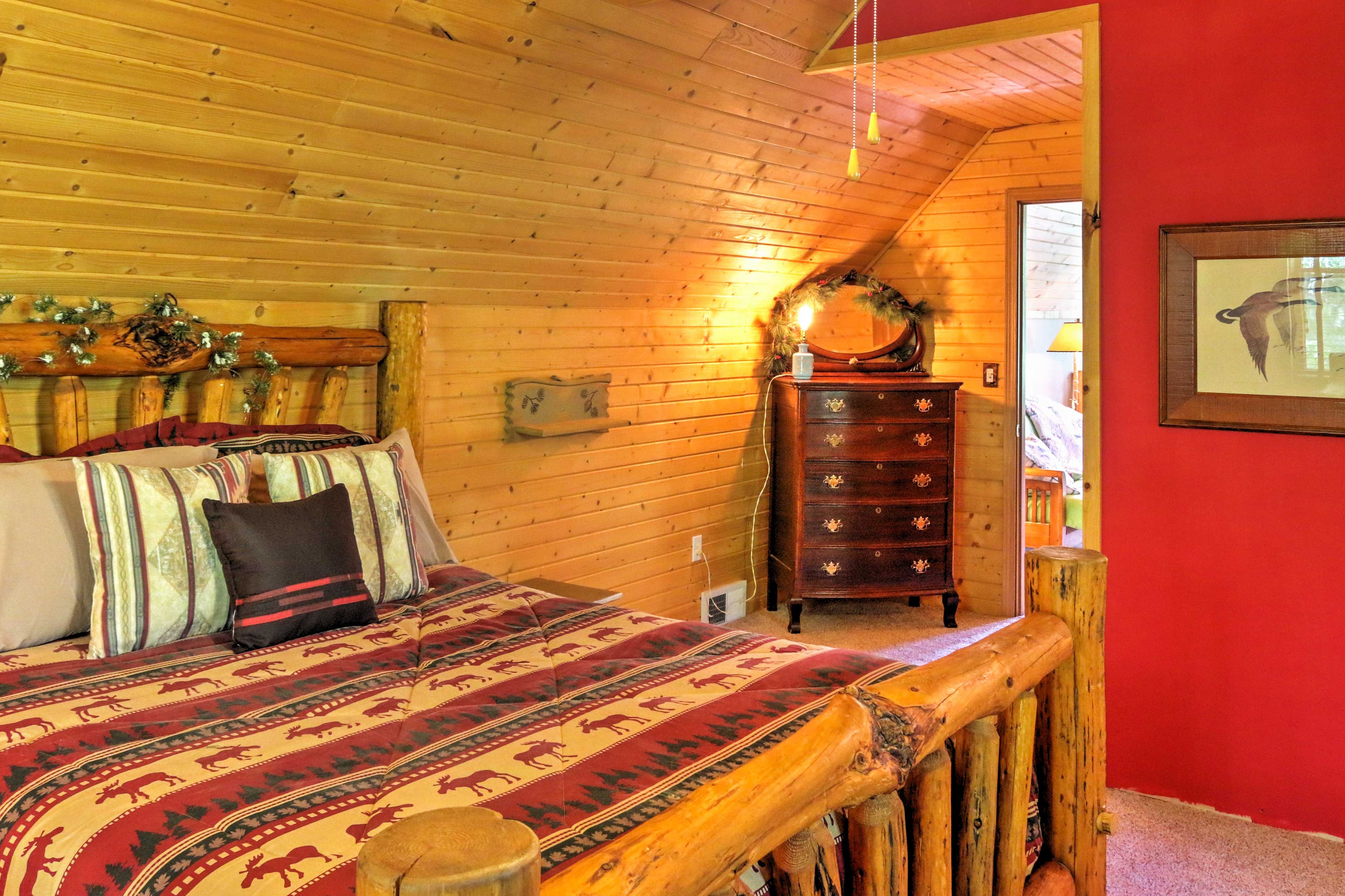 Bedroom 2 | Queen Bed