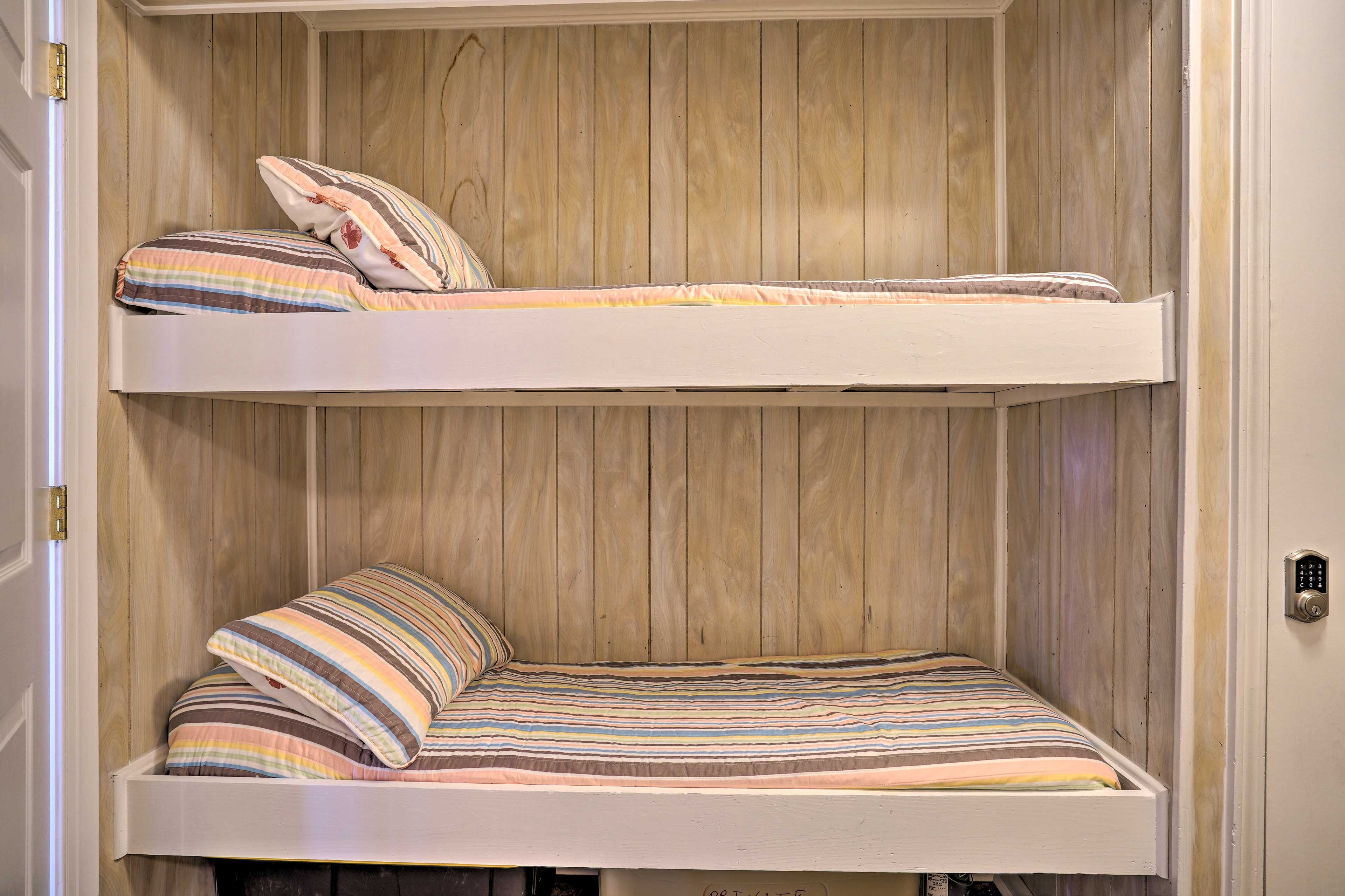 Hallway | Twin Bunk Bed