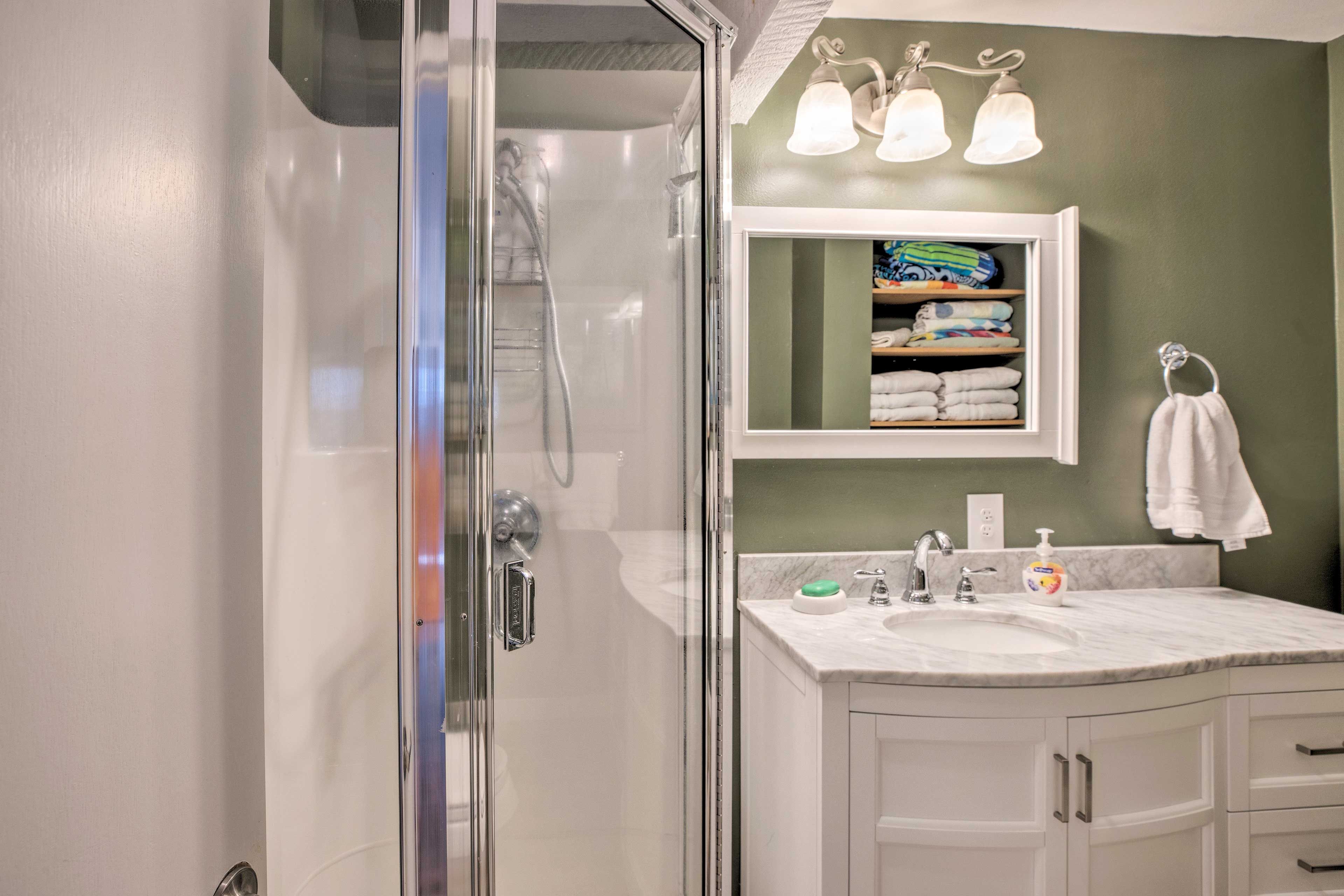 Full Bathroom | Towels & Linens Provided