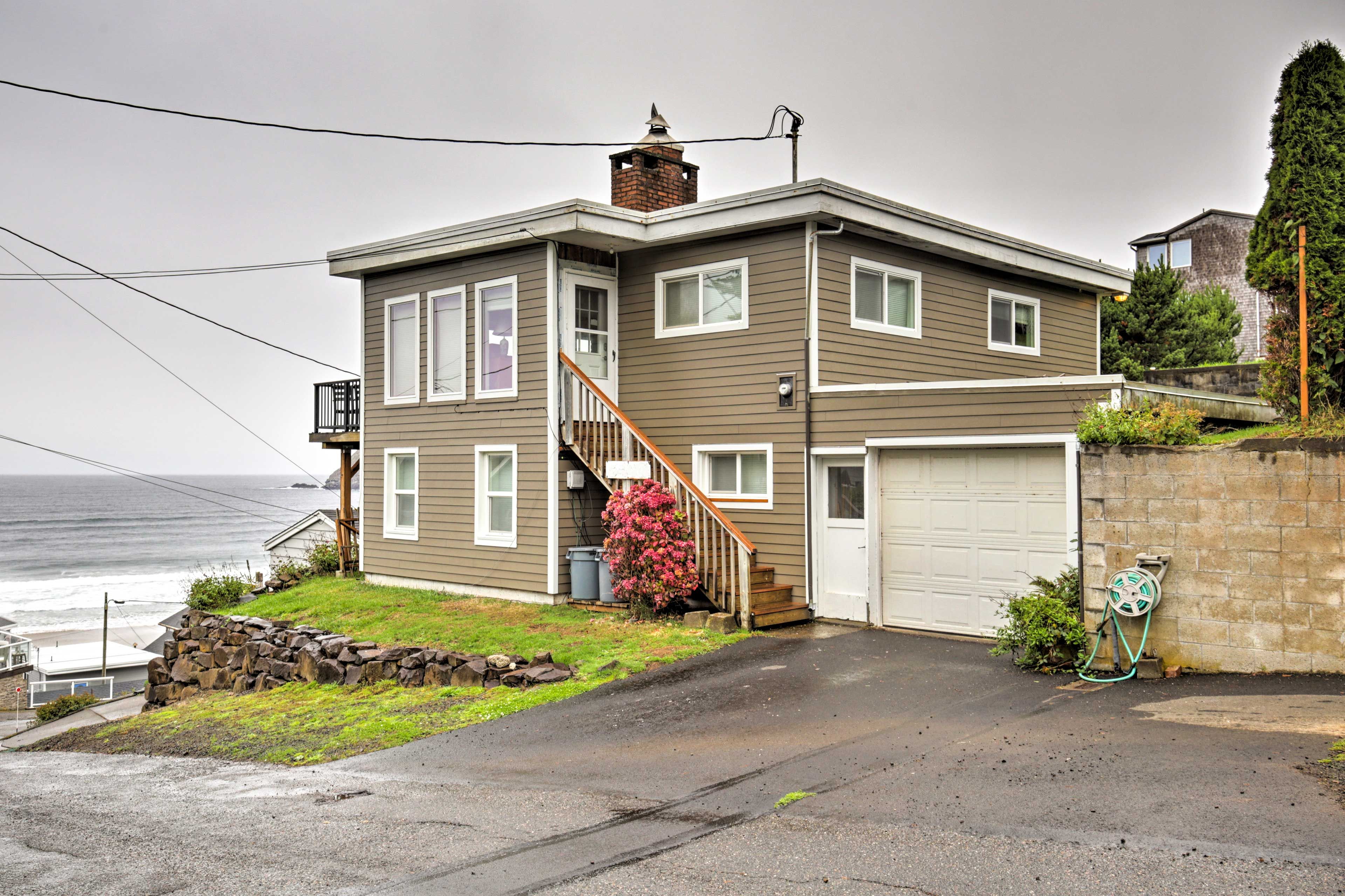 Oceanside Vacation Rental | 4BR | 2BA | 1,300 Sq Ft | Stairs Required