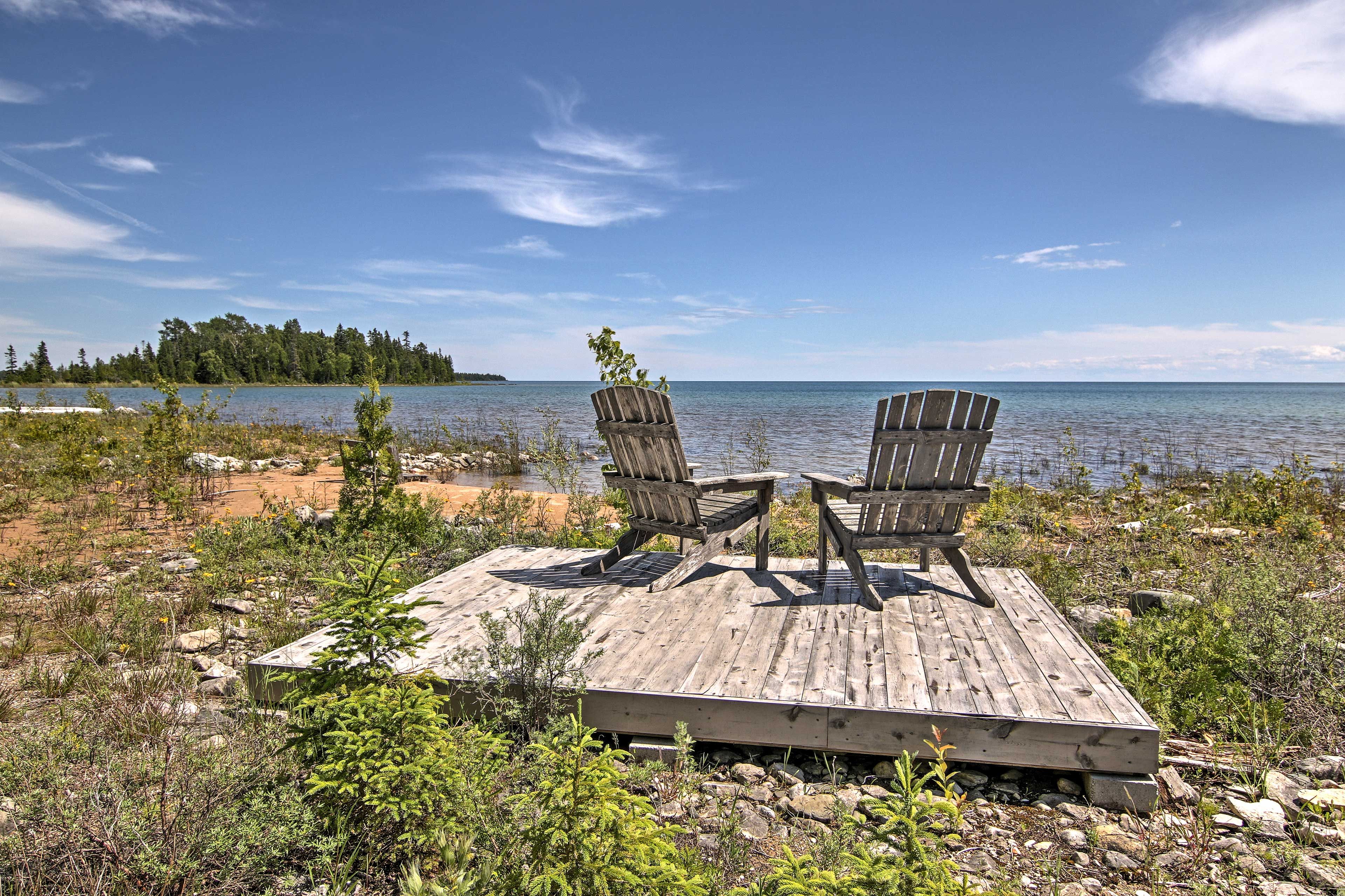 De Tour Village Vacation Rental | 2BR | 1BA | 900 Sq Ft | Steps Required