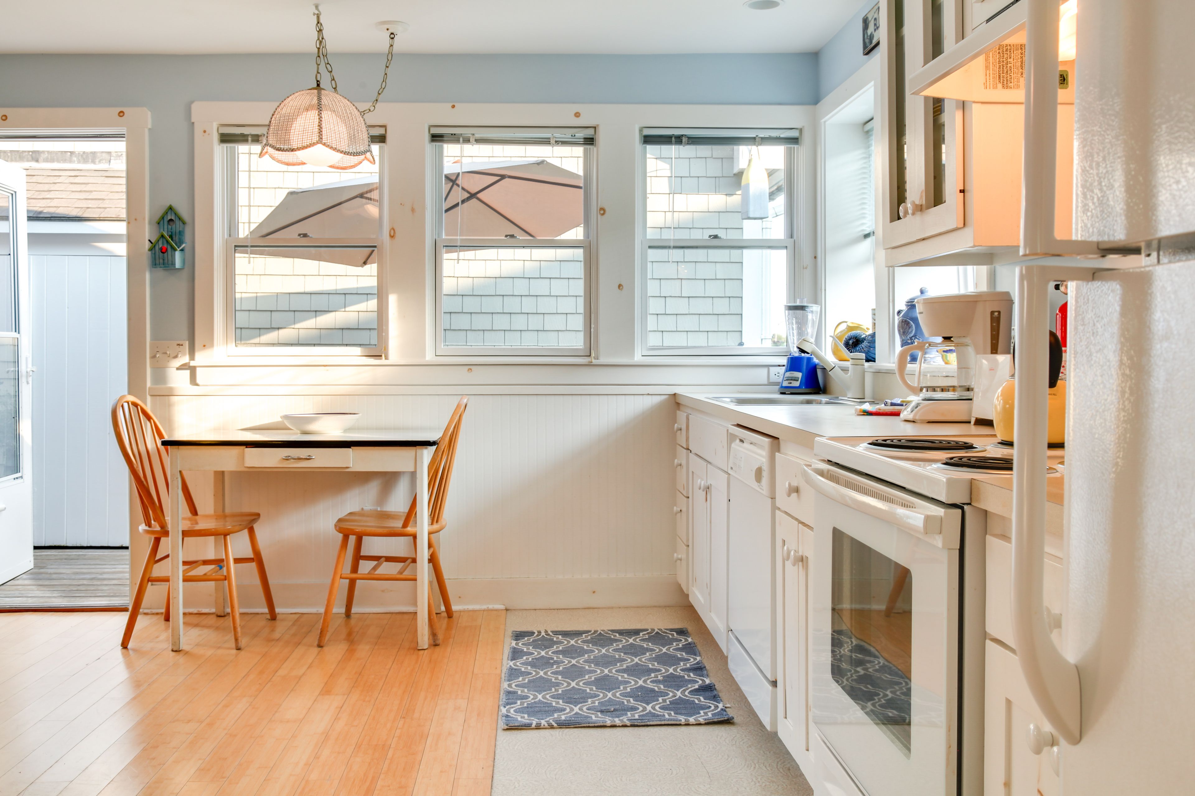 Dining Table | Dishes & Flatware Provided