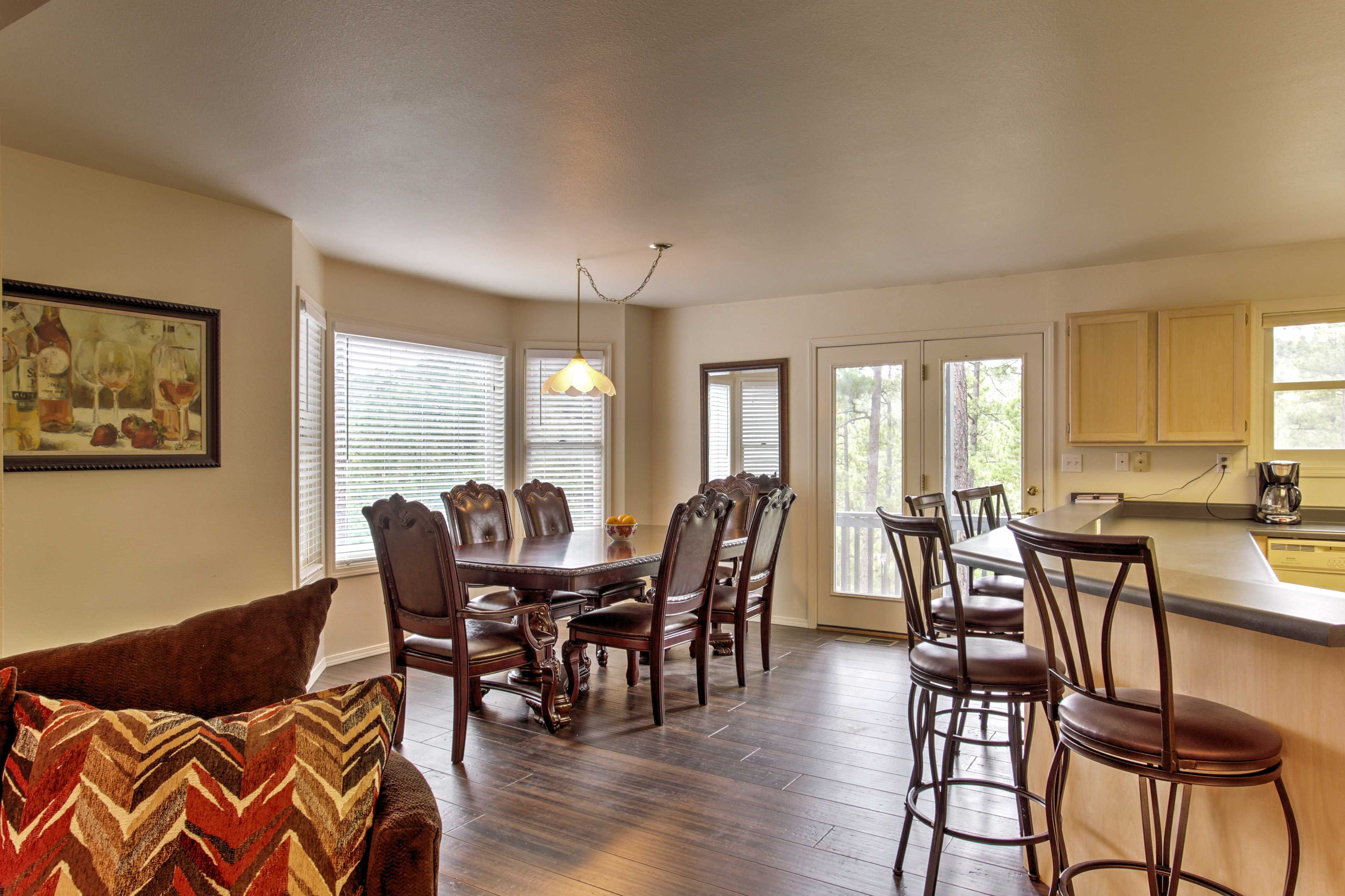 Dining Area | Dishes & Flatware Provided