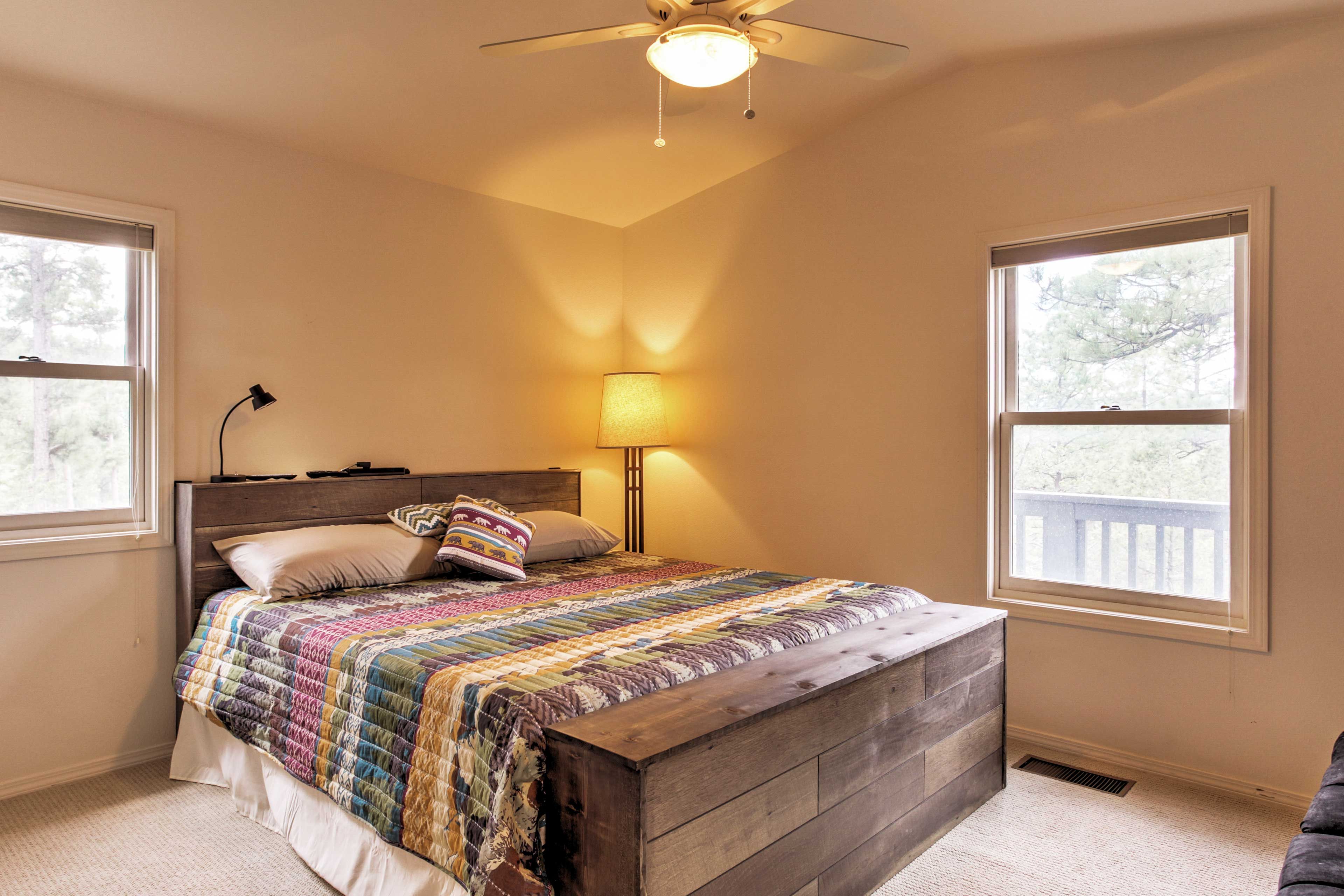 Bedroom 3 | King Bed, Futon