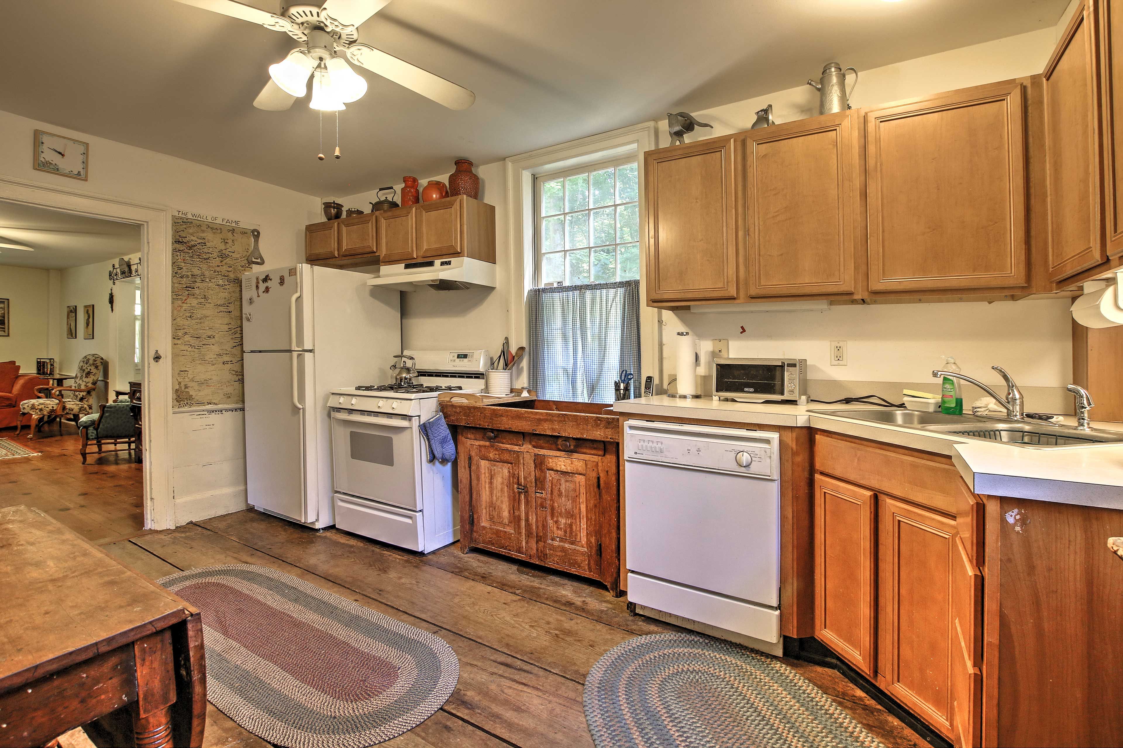 Kitchen | Cooking Basics | Dining Table