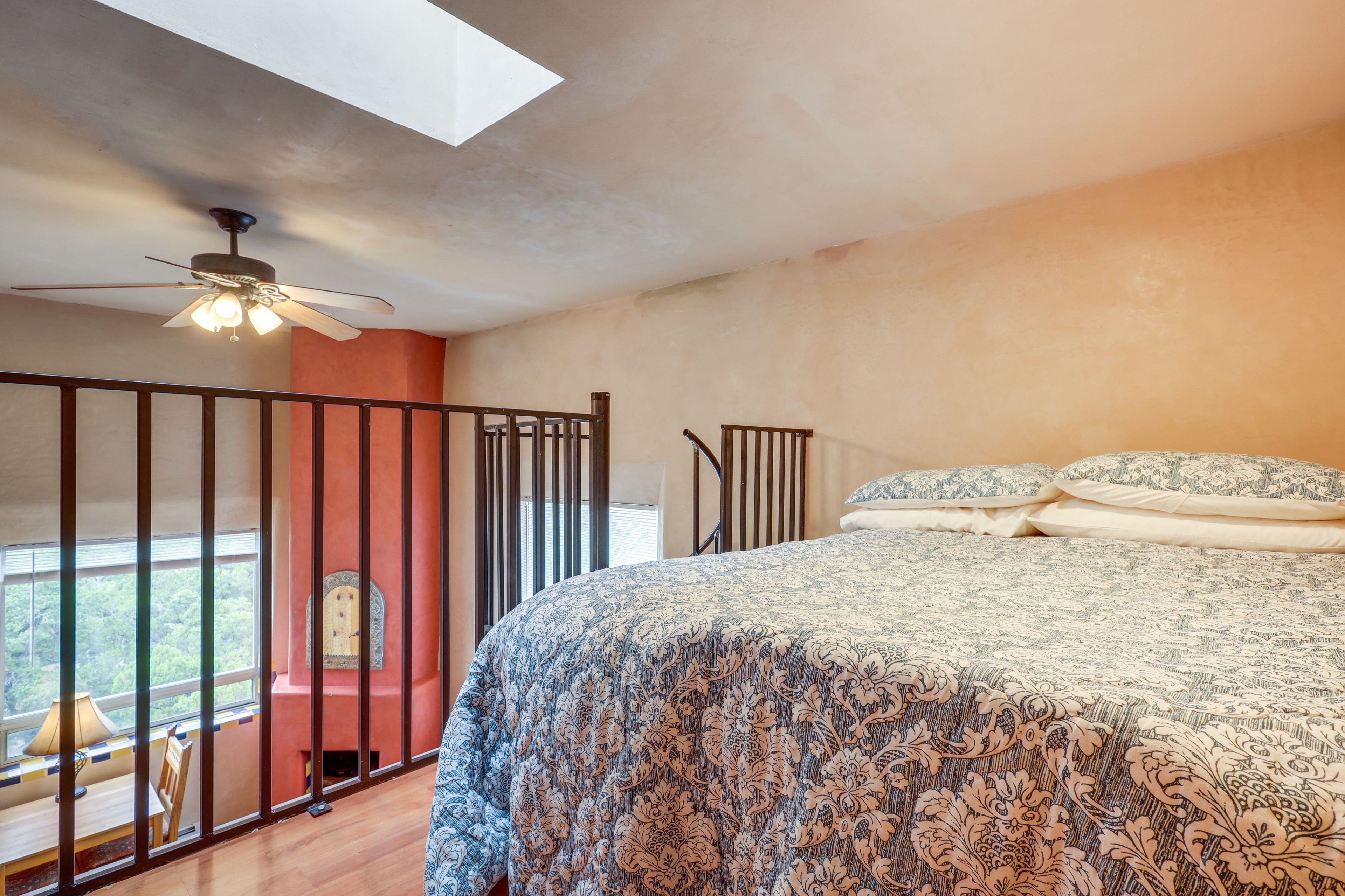 Bedroom 8 Loft