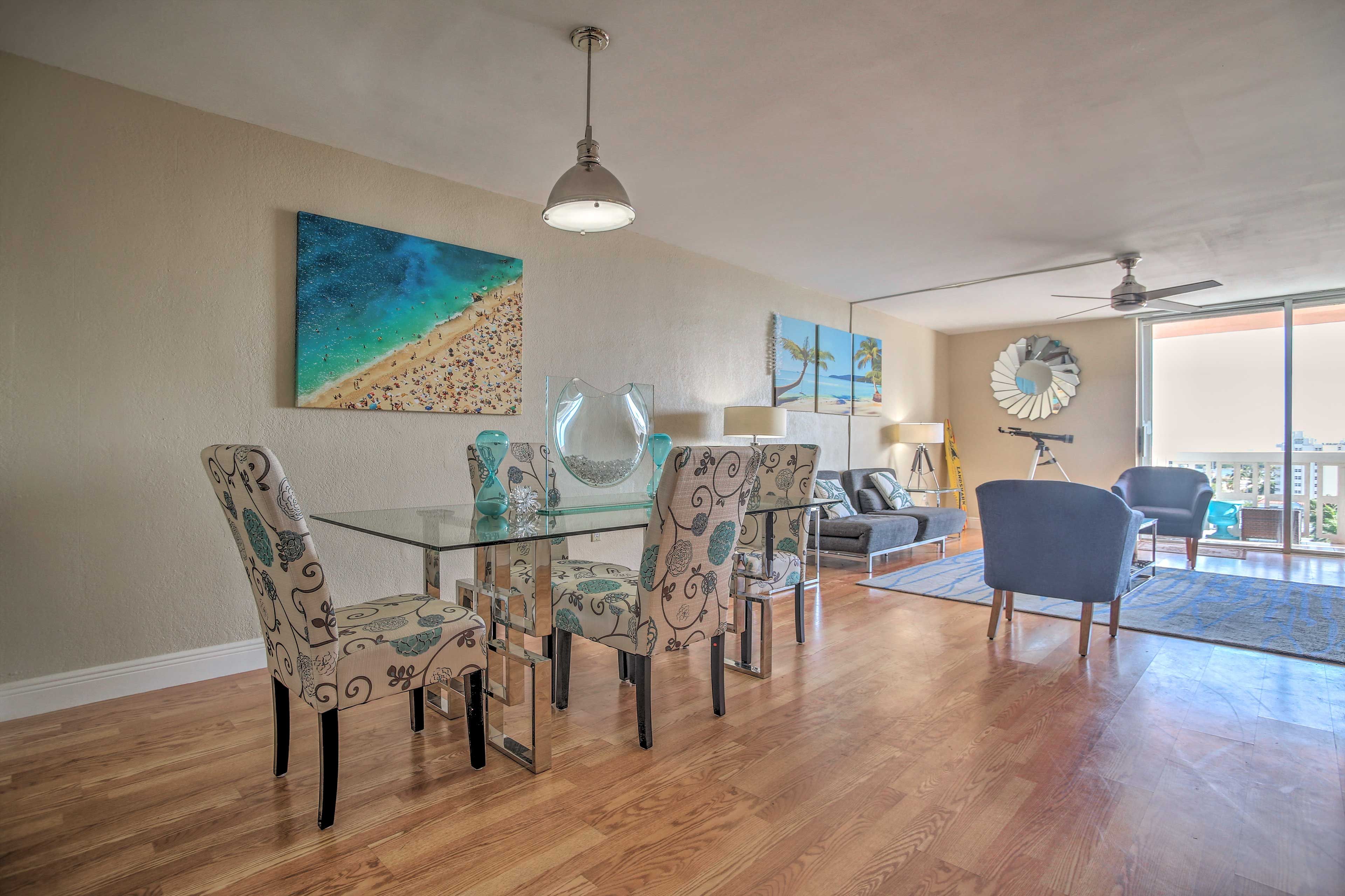 Living Room | 4-Person Dining Table