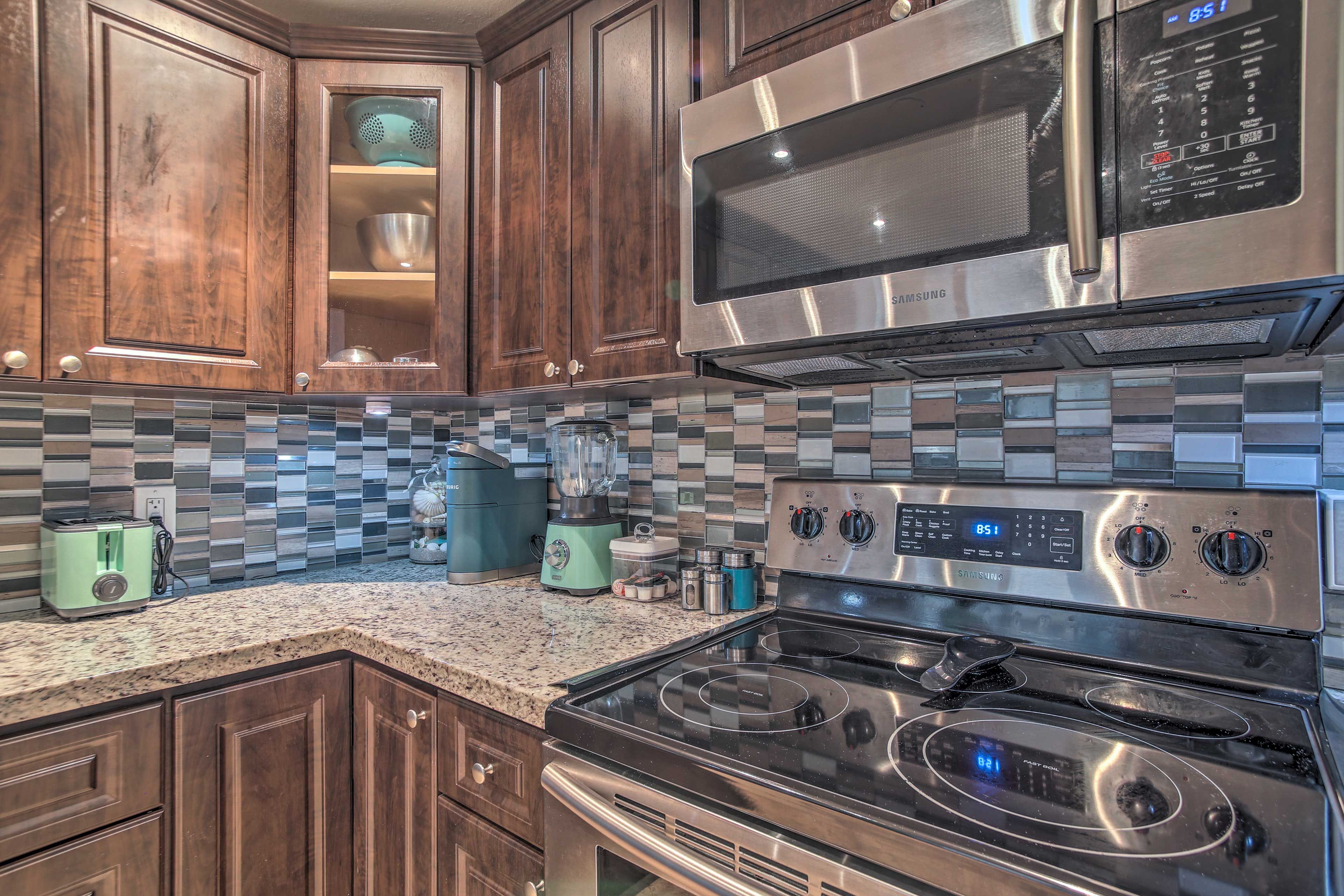 Kitchen | Dishware/Flatware