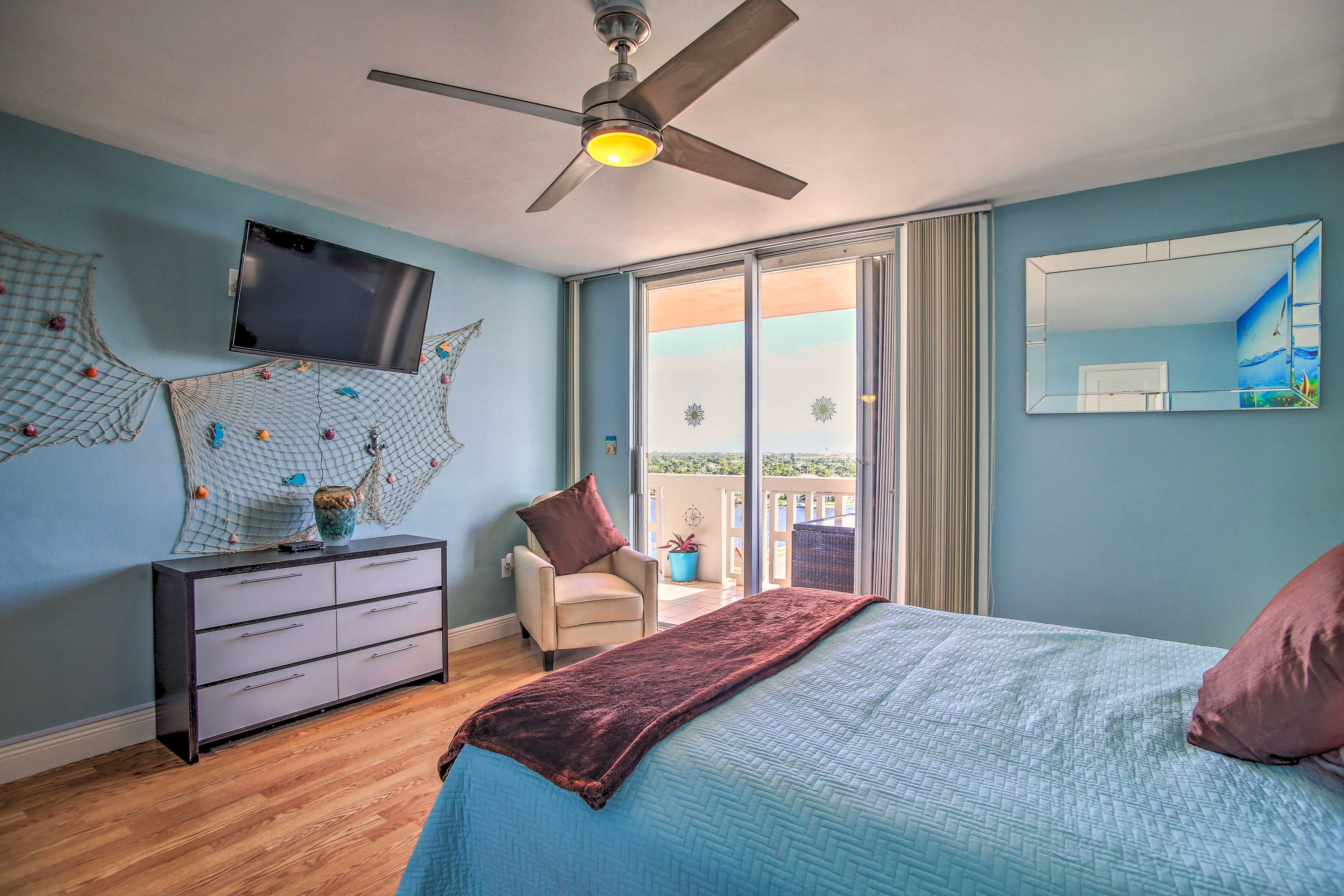 Bedroom | Smart TV