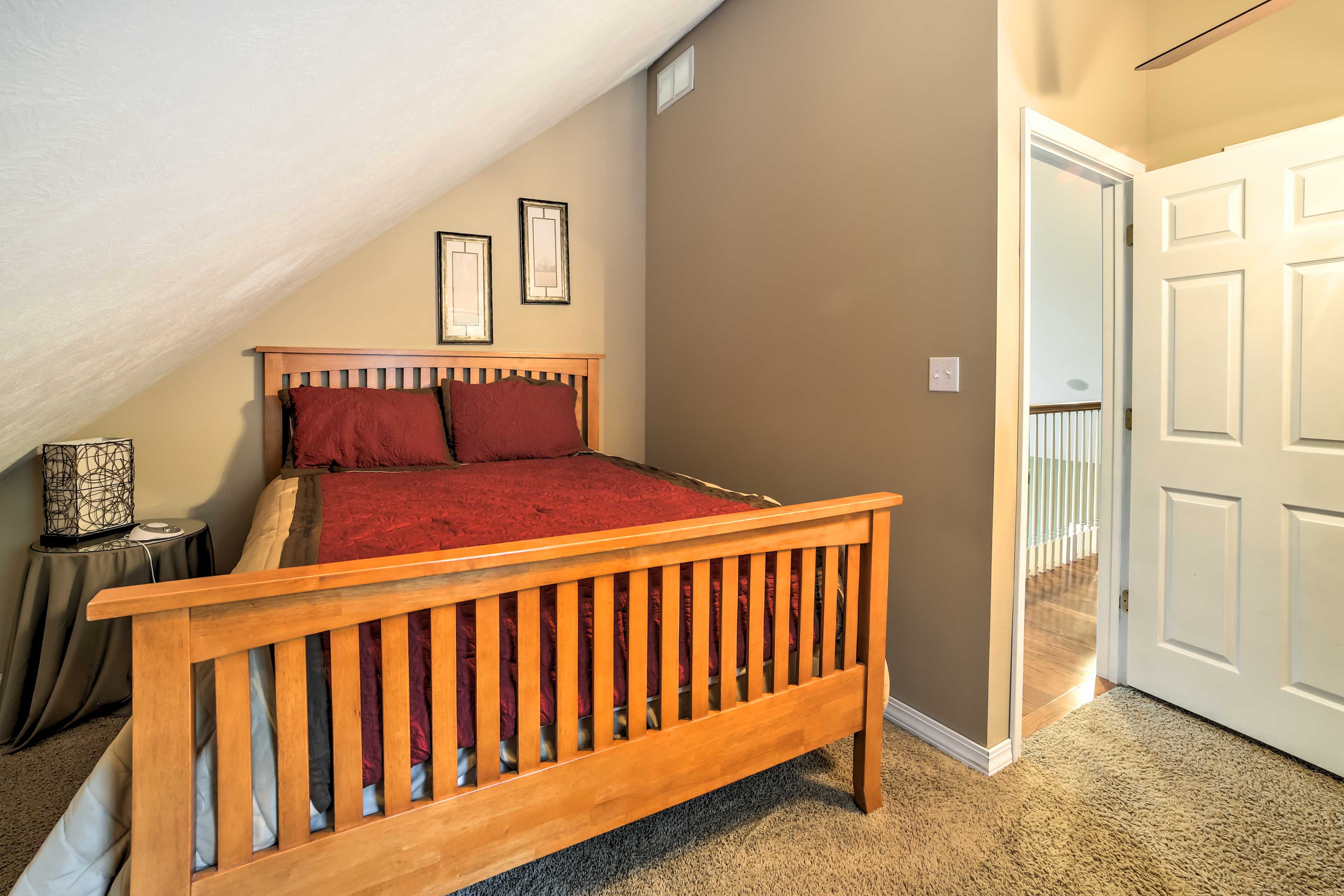 Bedroom 2 | Queen Bed