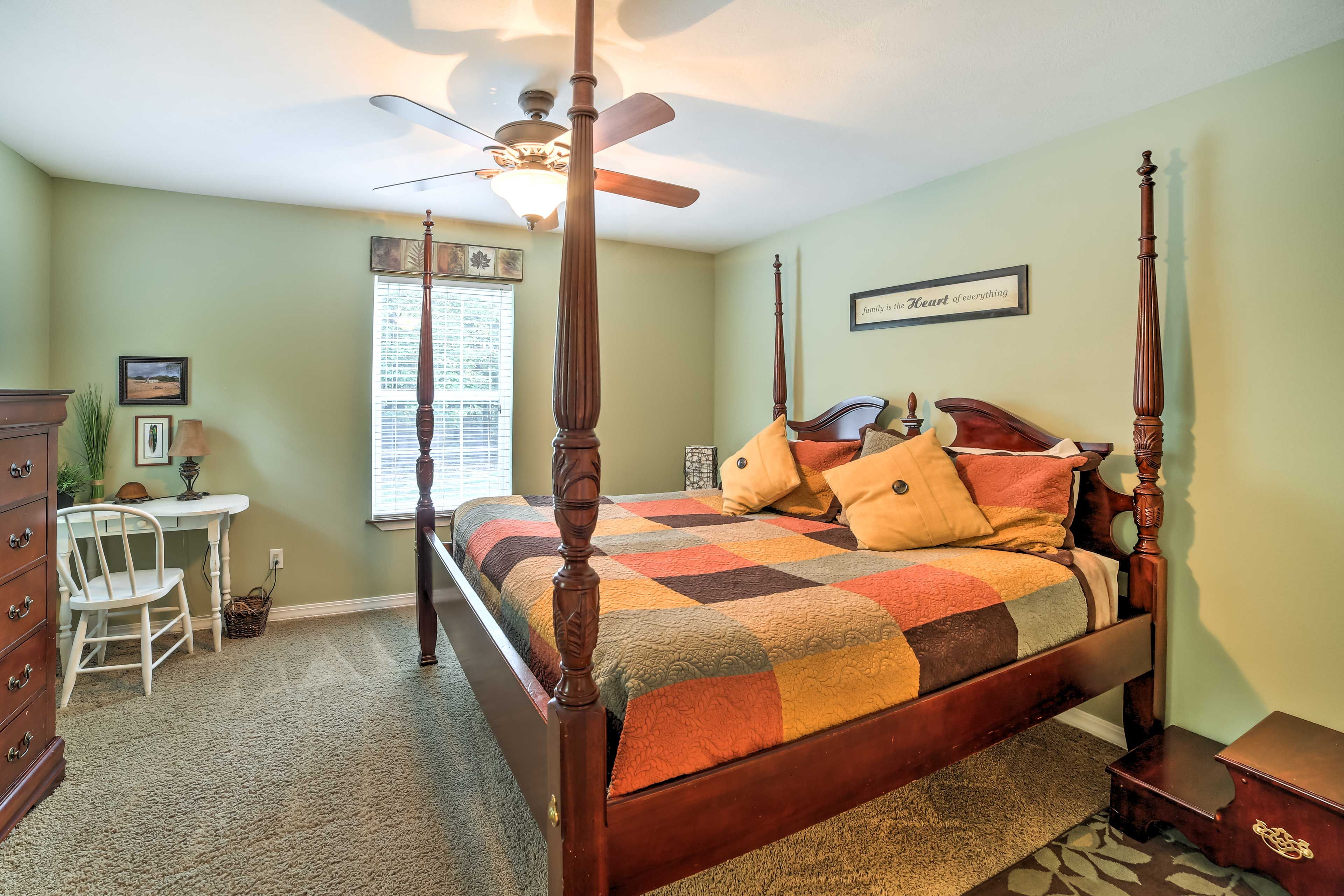 Bedroom 1 | King Bed