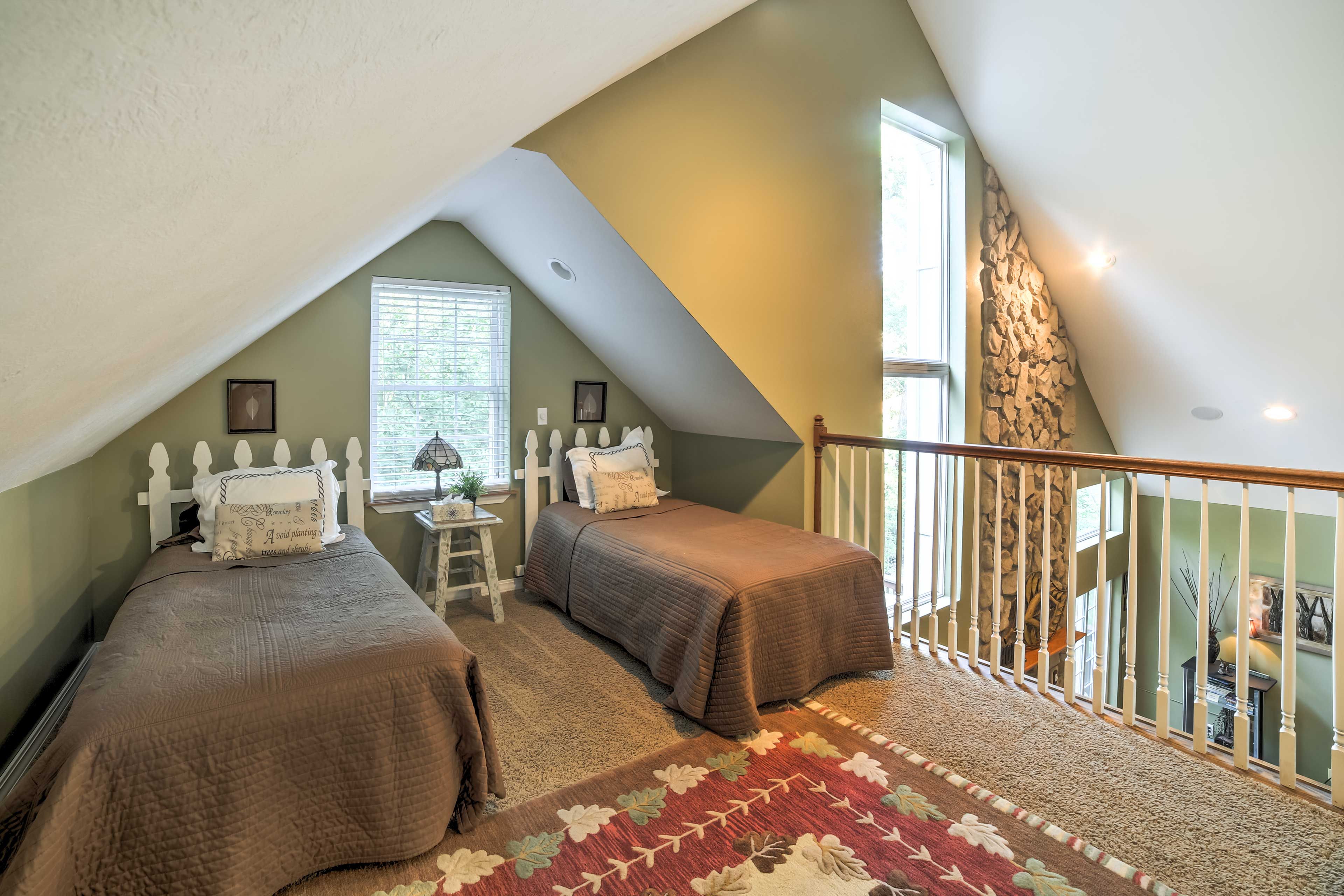 Loft | 2 Twin Beds