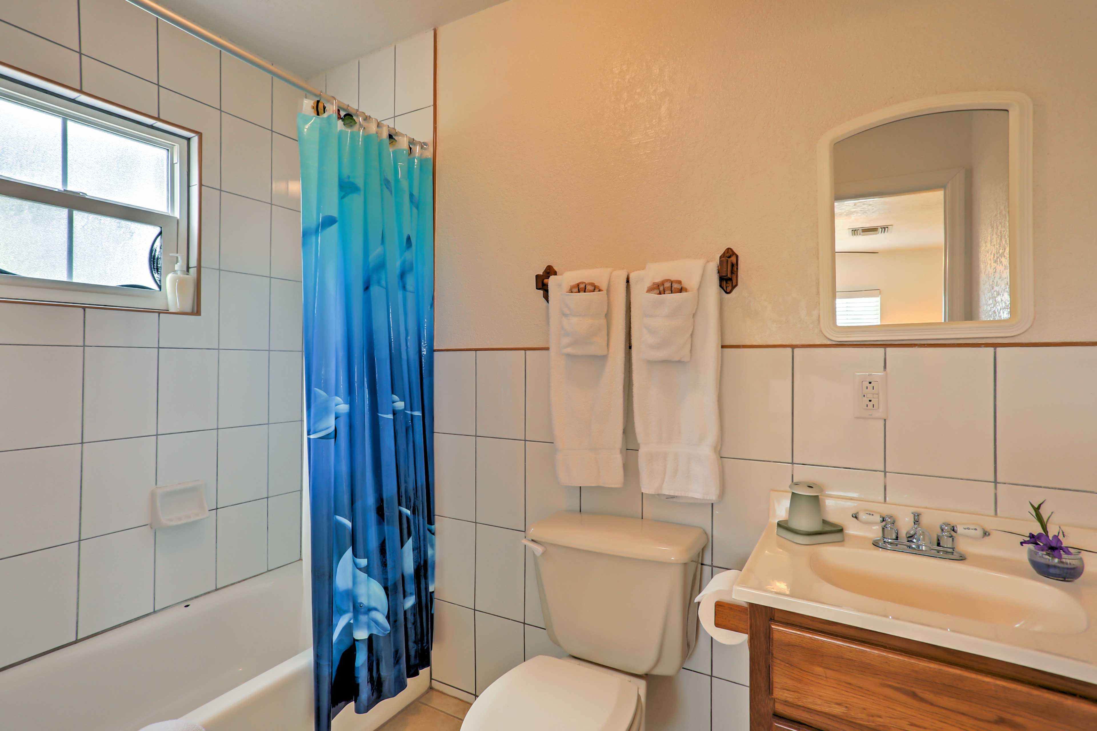 En-Suite Bathroom | Towels Provided