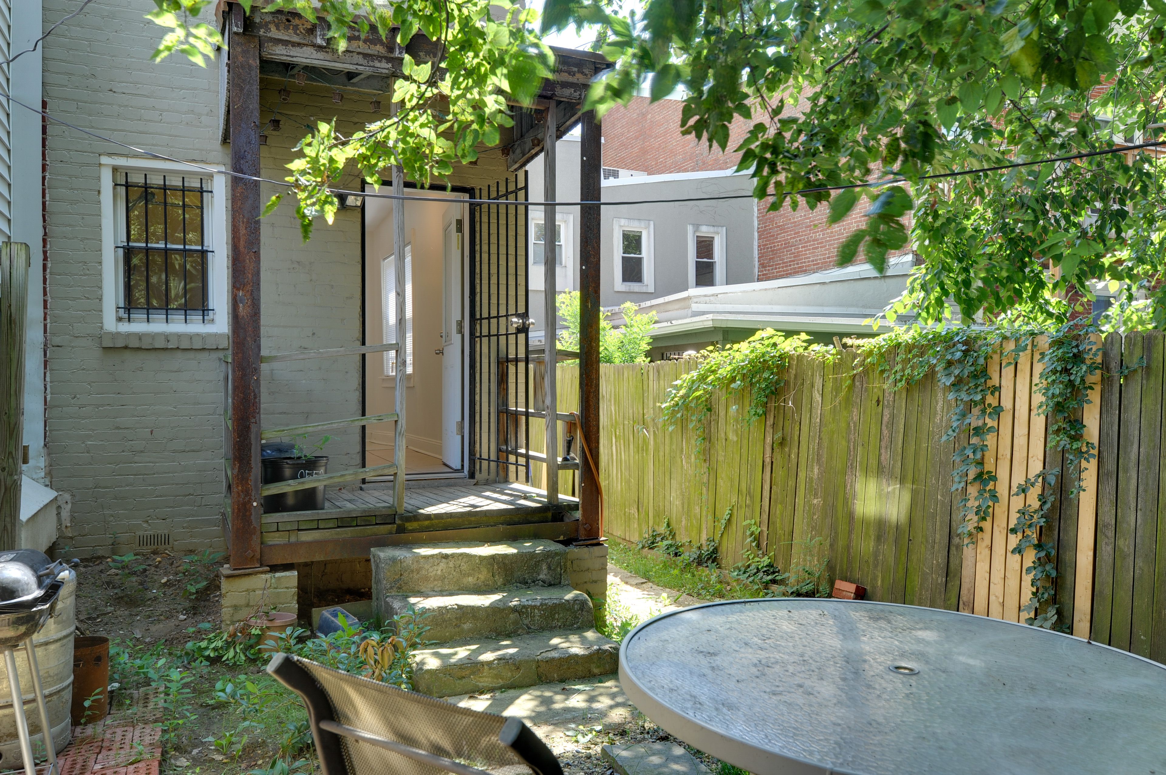 Backyard | Charcoal Grill