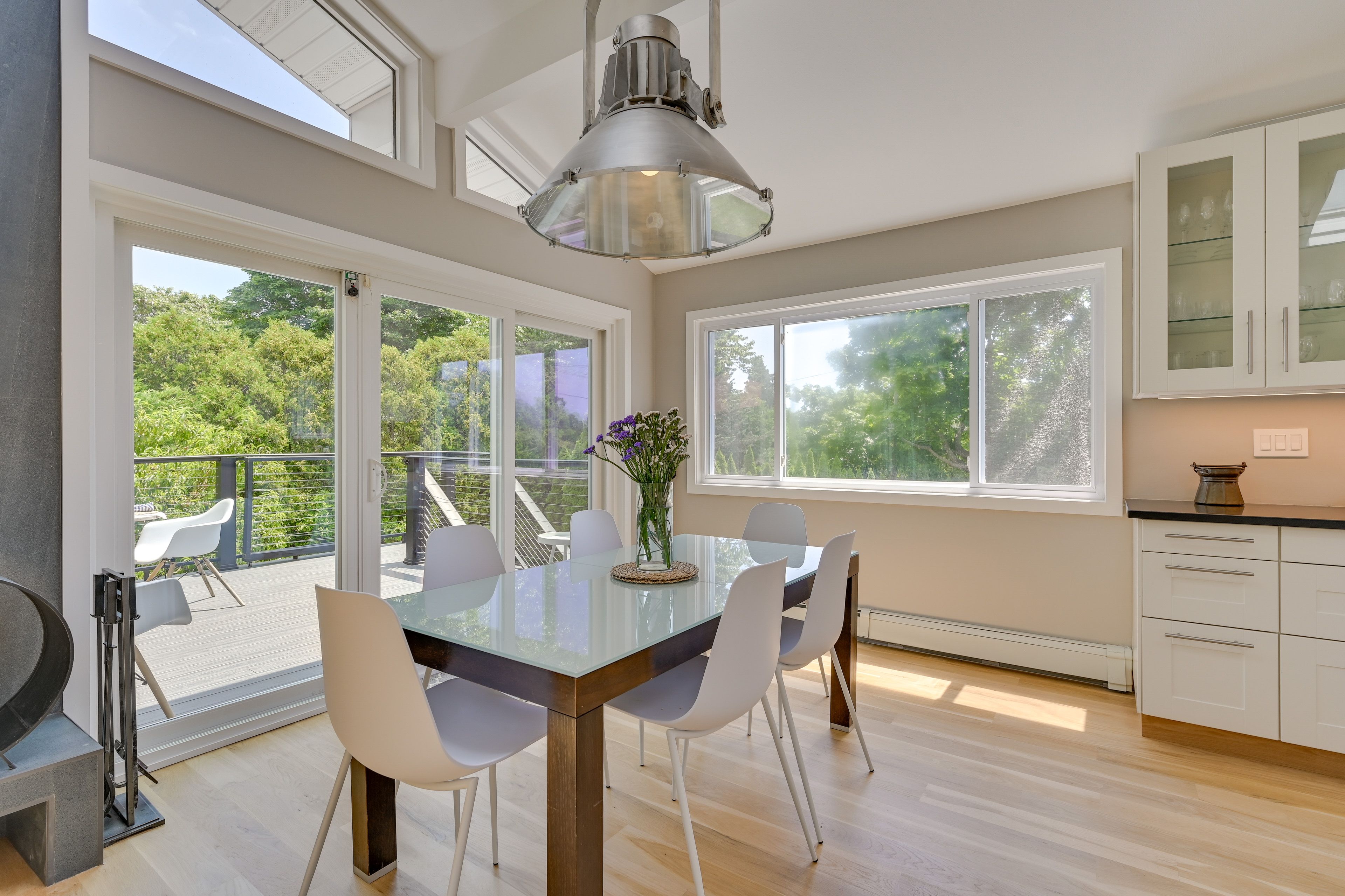 Dining Area | Dishes & Flatware Provided