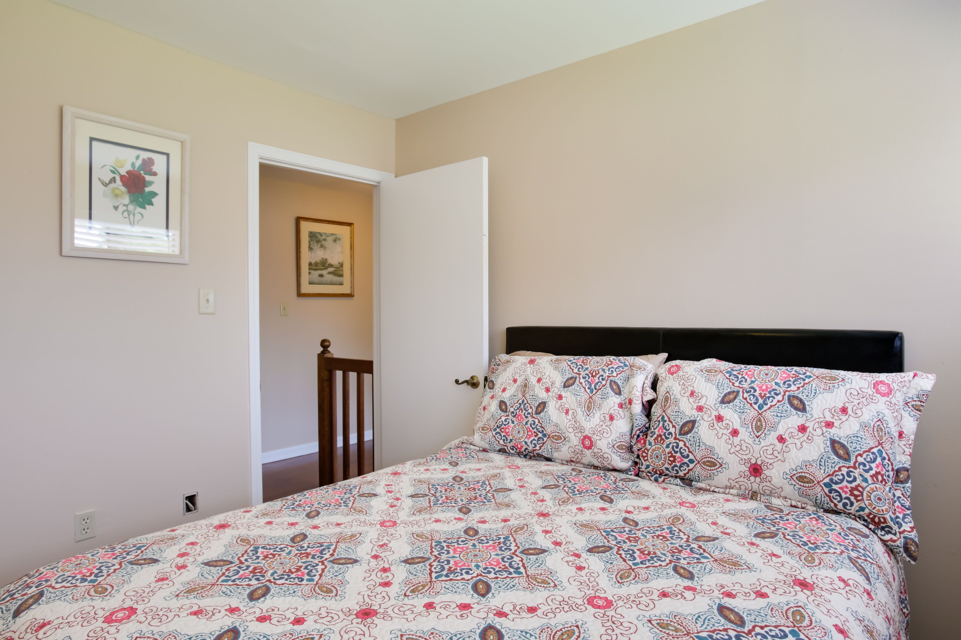 Bedroom 1 | Queen Bed