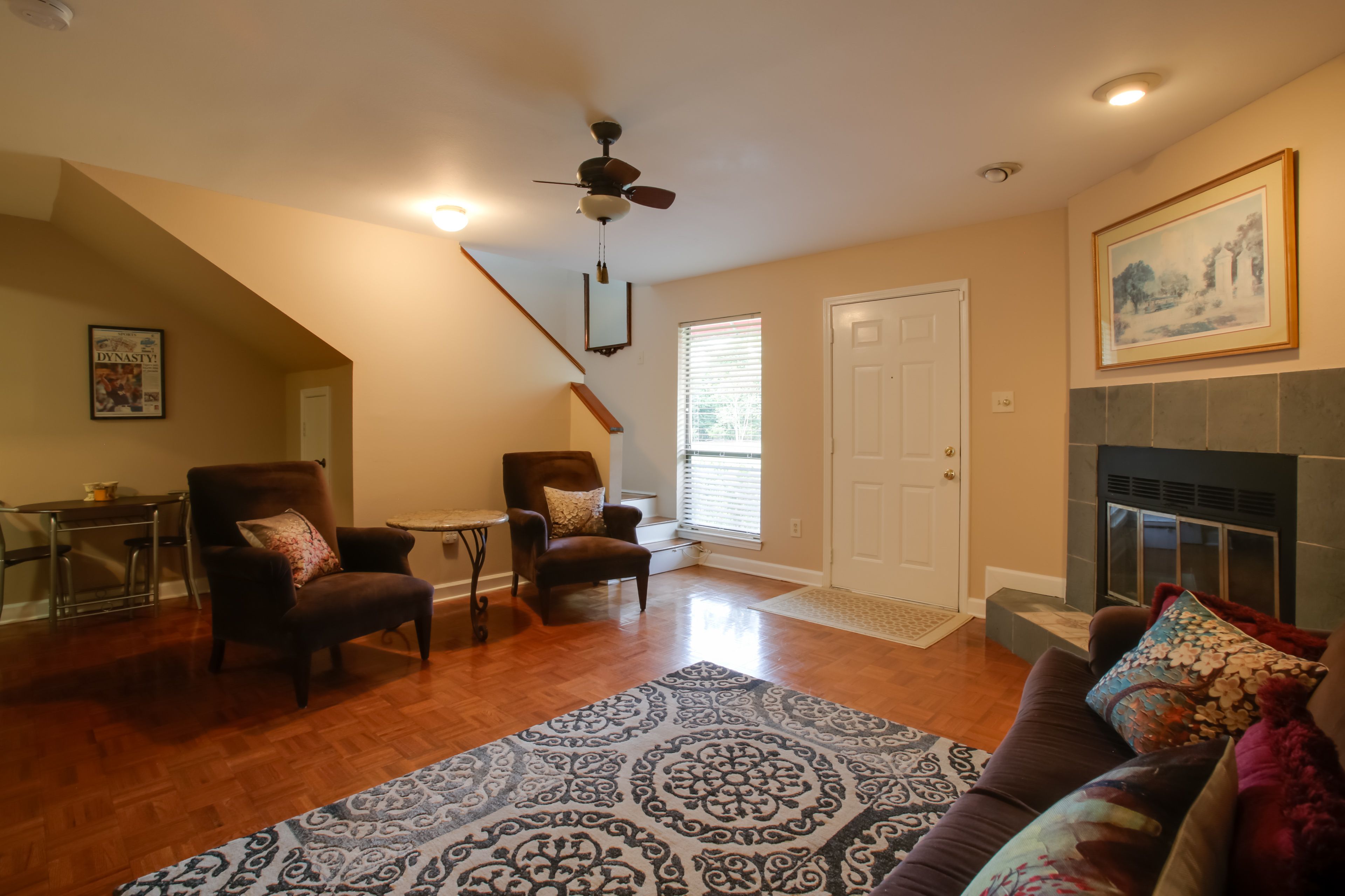 Living Room | Central Heating | A/C | Free WiFi