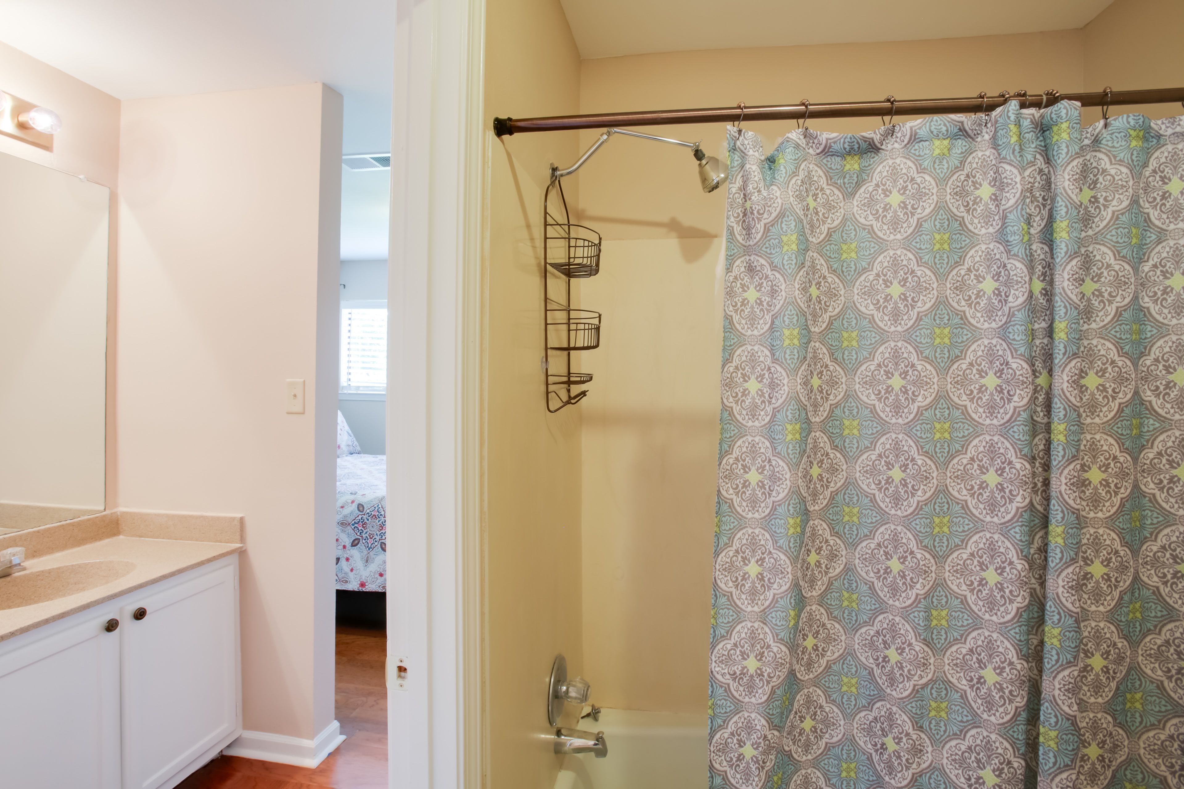 Full Bathroom | Linens & Towels
